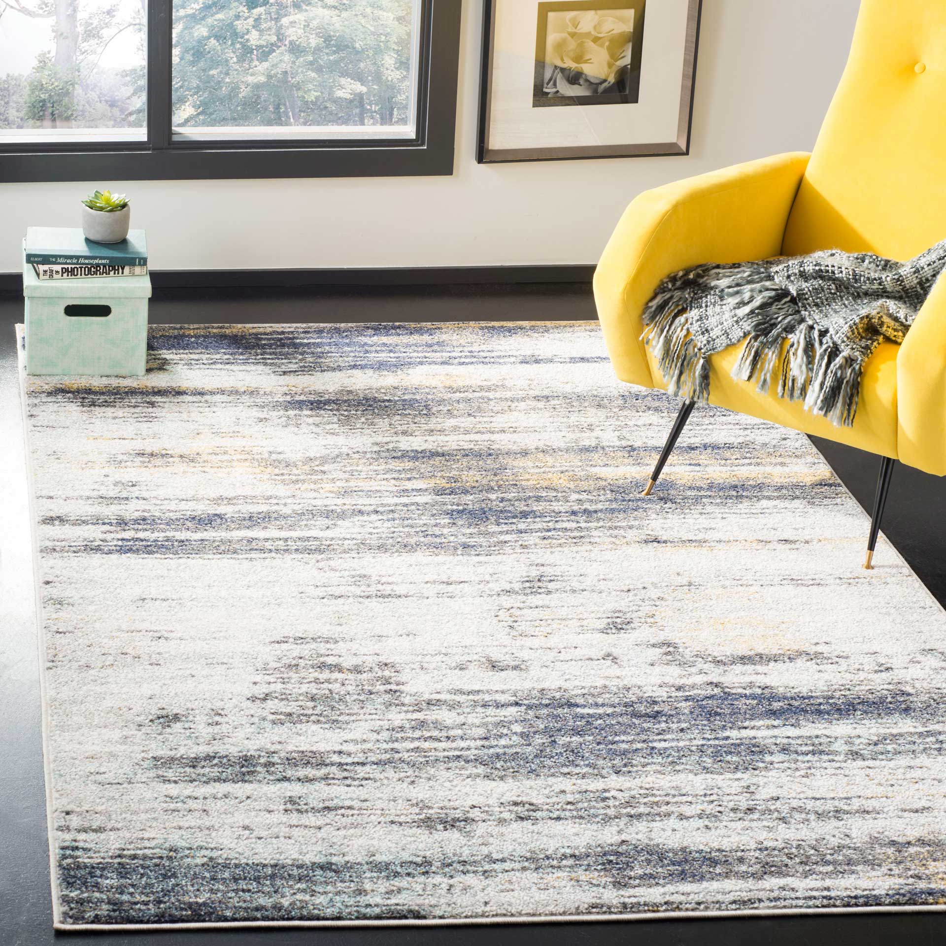 Adirondack Light Gray/Black Area Rug - Image 4