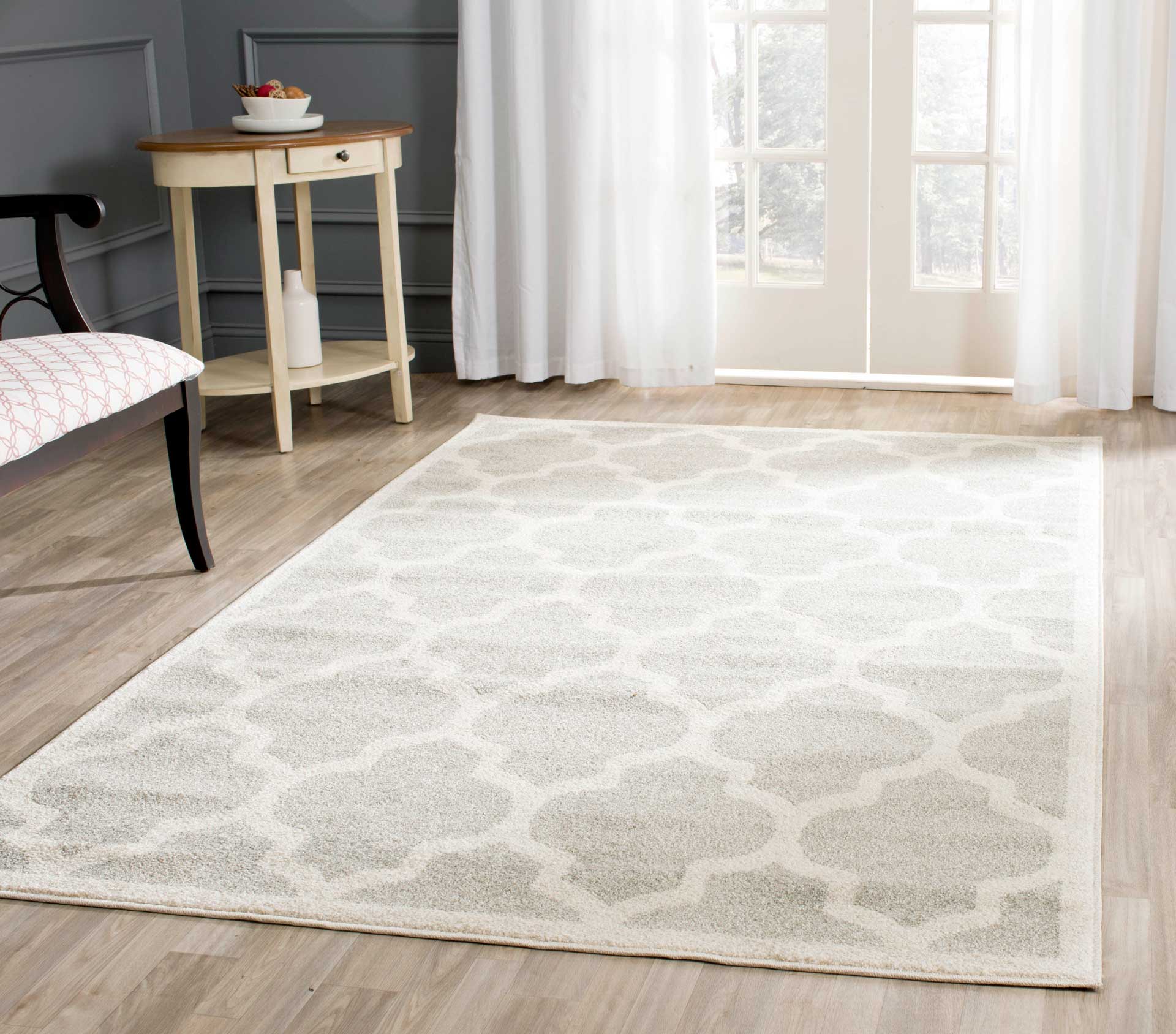 Amherst Quatrefoil Light Gray/Beige Area Rug - Image 8