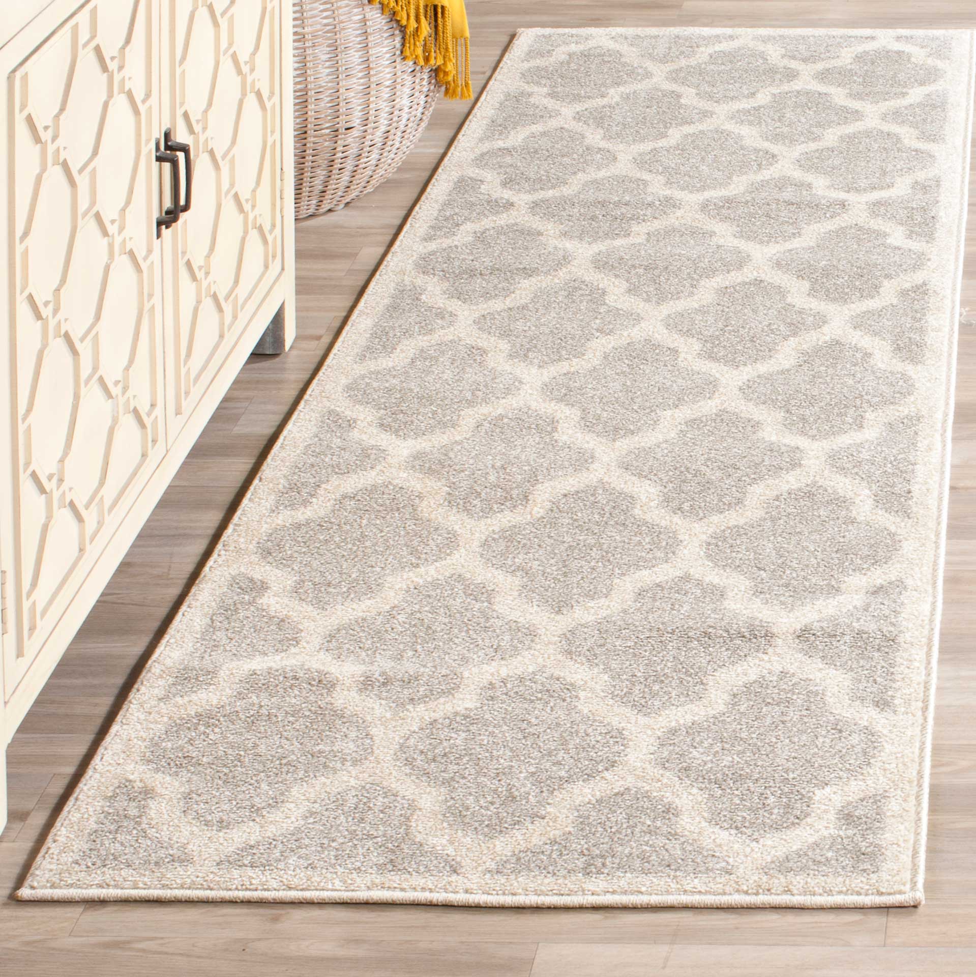 Amherst Quatrefoil Light Gray/Beige Runner Rug - Image 2