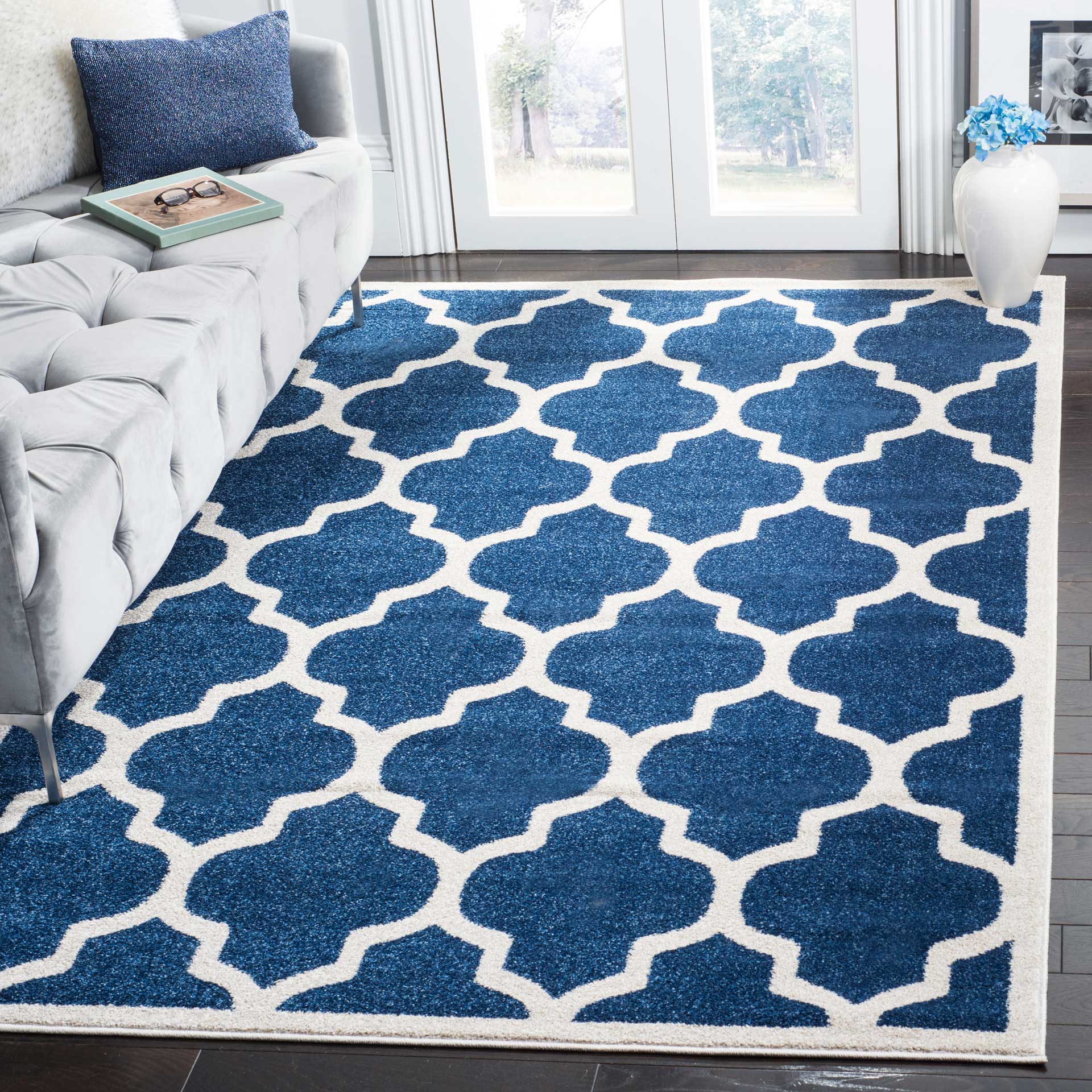 Amherst Quatrefoil Navy/Beige Area Rug - Image 7
