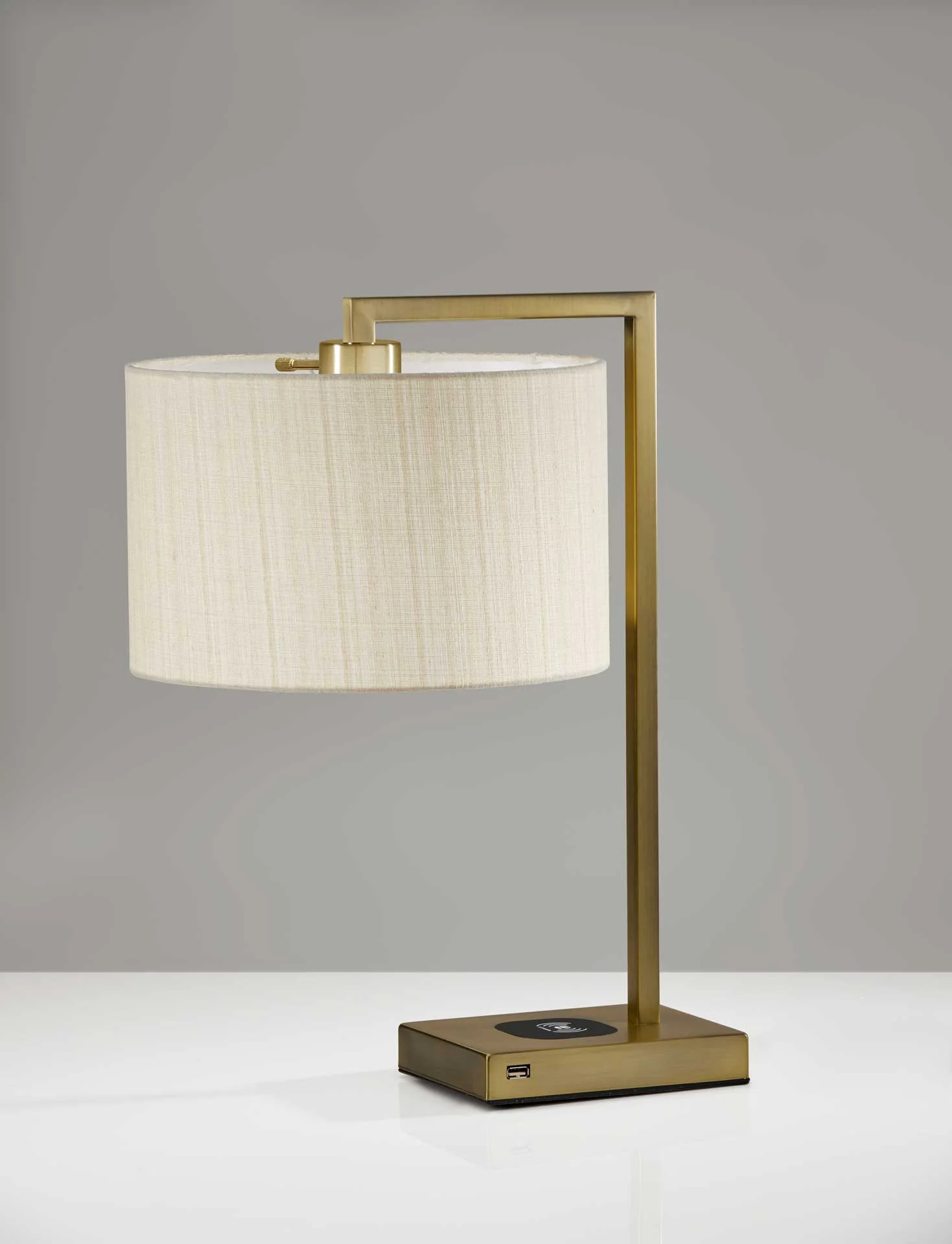Aurillac Wireless Charge Table Lamp Brass - Image 3