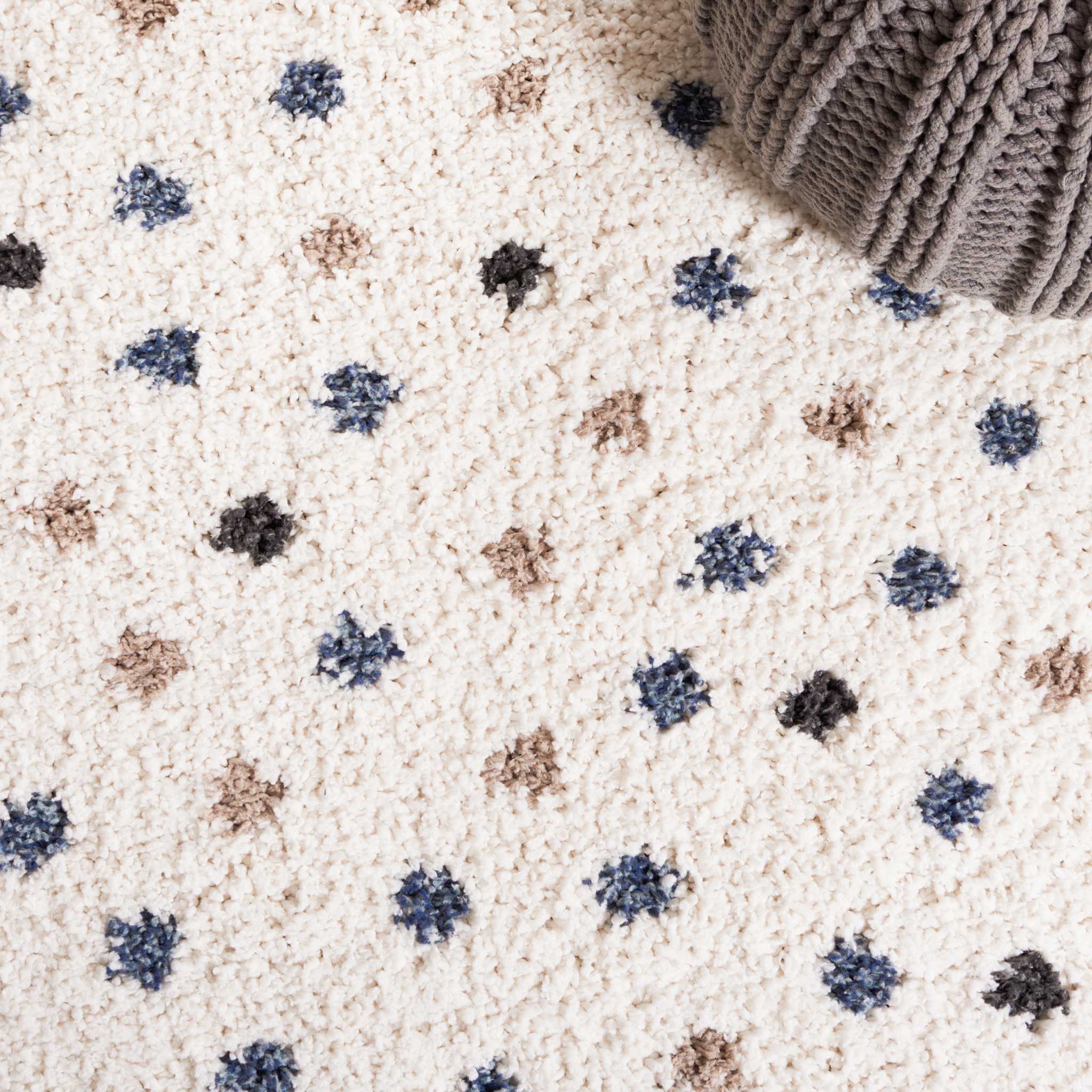Calico Shag 102 Area Rug Ivory/Taupe - Image 4