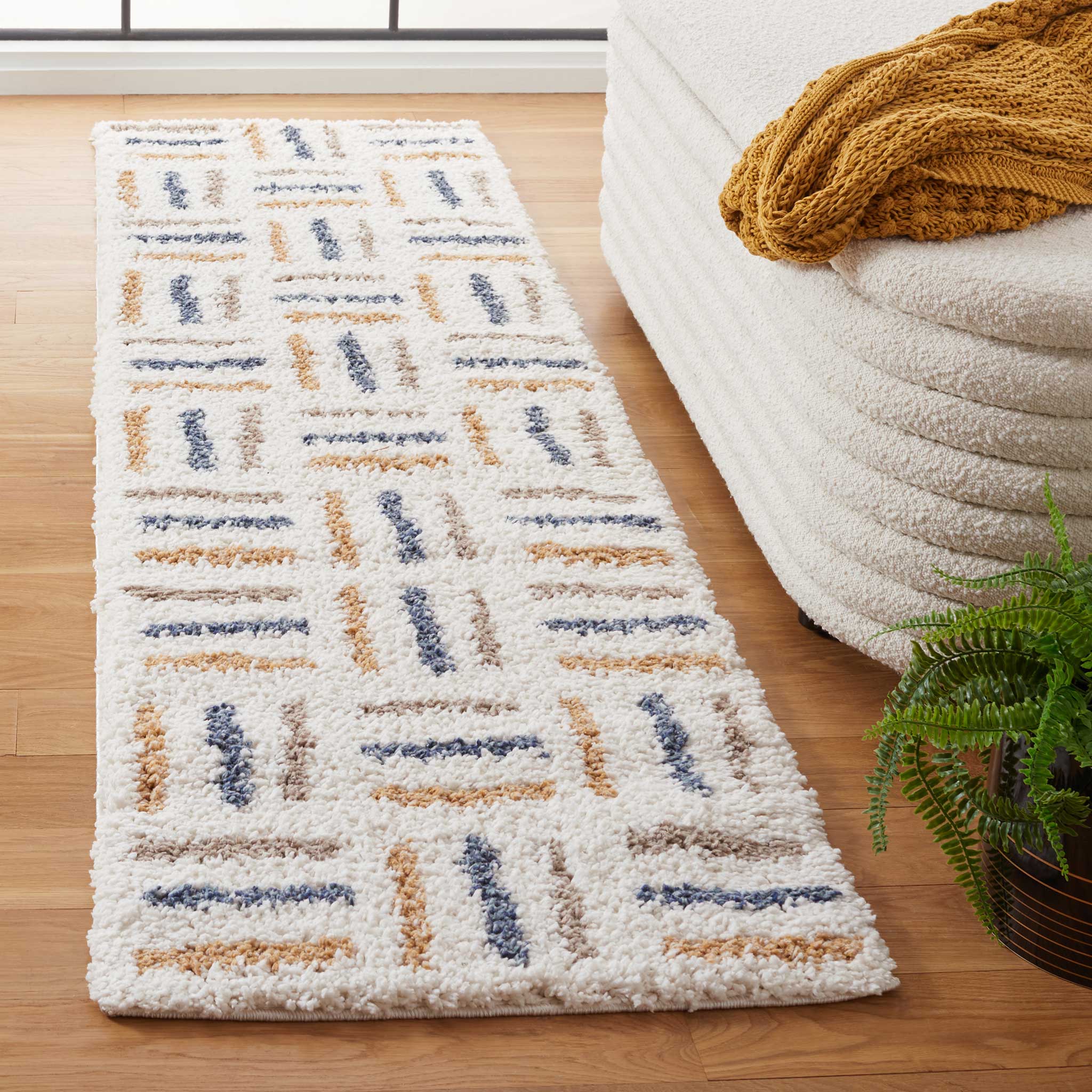 Calico Shag 112 Runner Rug Ivory/Gold - Image 2