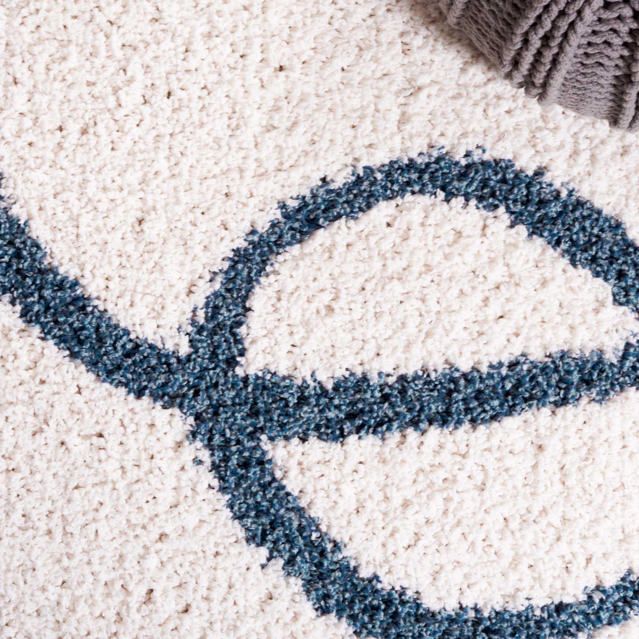 Calico Shag 118 Area Rug Ivory/Blue - Image 4