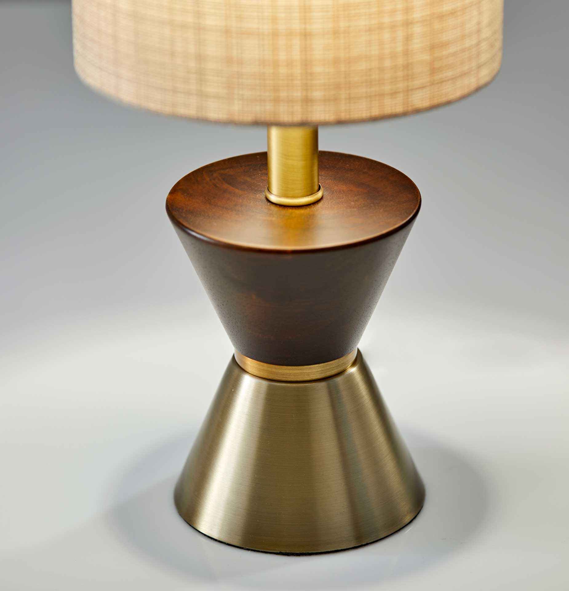 Cannet Table Lamp Brass/Walnut - Image 3