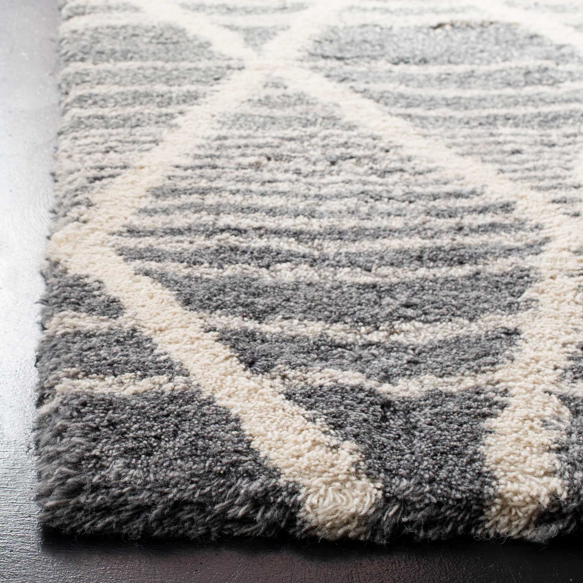 Casablanca Argyle Gray/Ivory Area Rug - Image 4