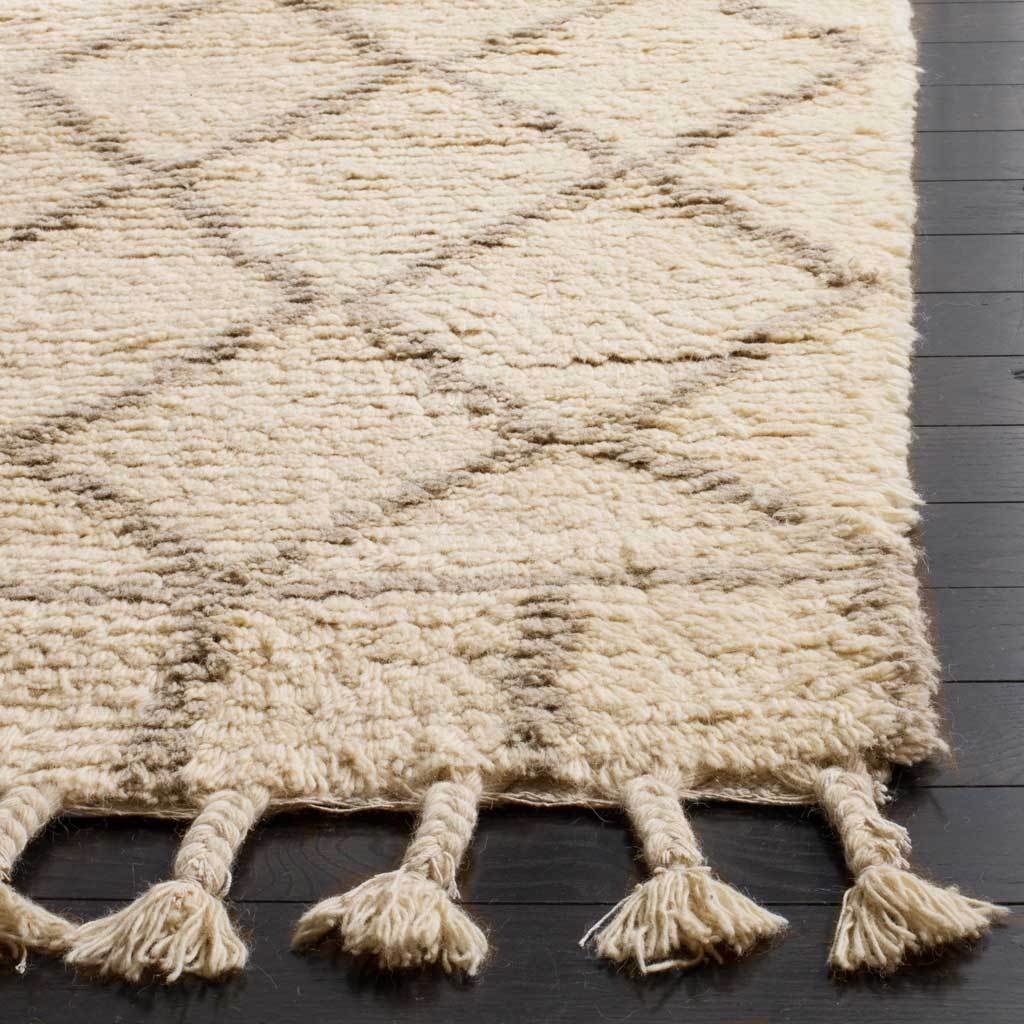 Casablanca Diamond Ivory/Light Gray Area Rug - Image 4