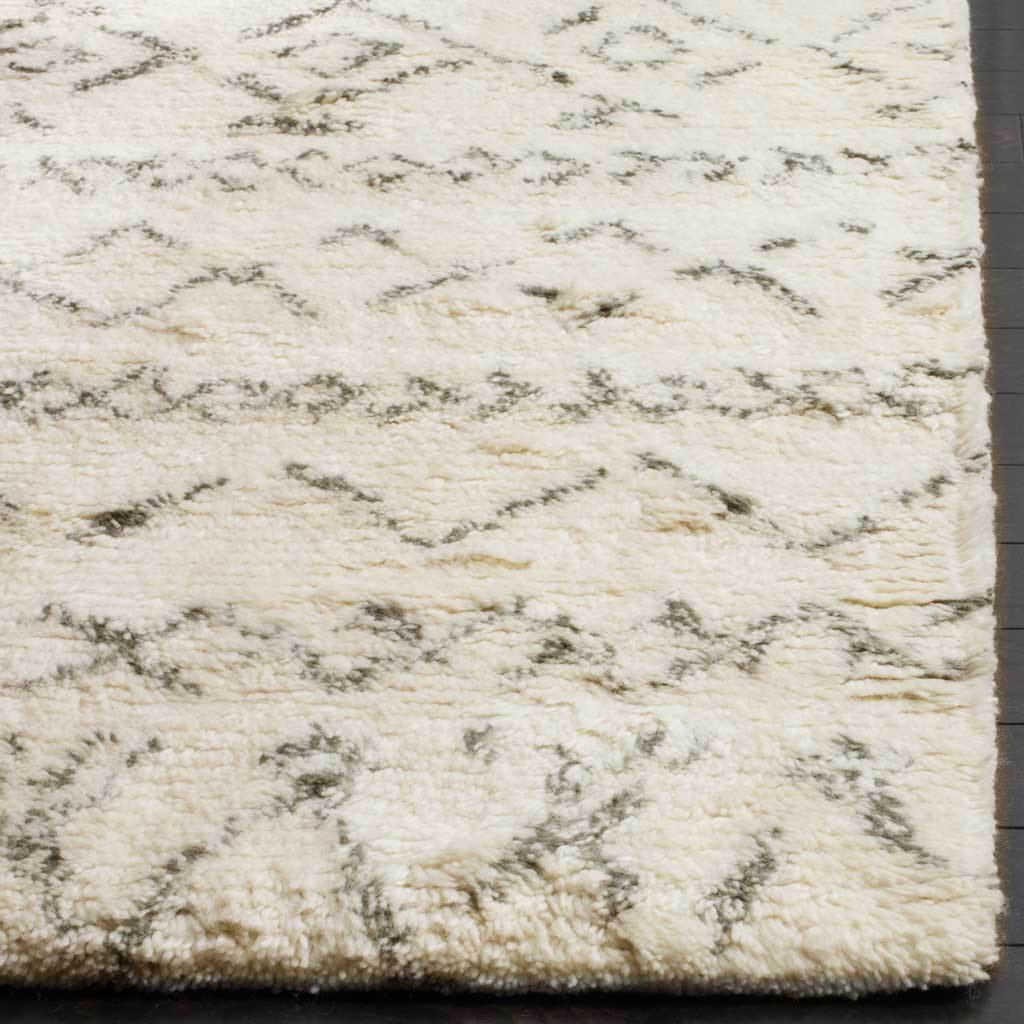 Casablanca Pyramid Ivory/Gray Area Rug - Image 5