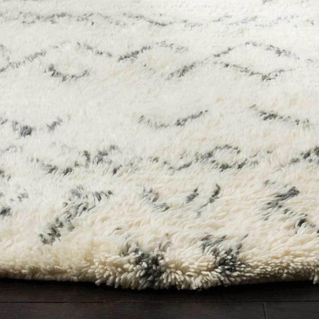 Casablanca Pyramid Ivory/Gray Round Rug - Image 2