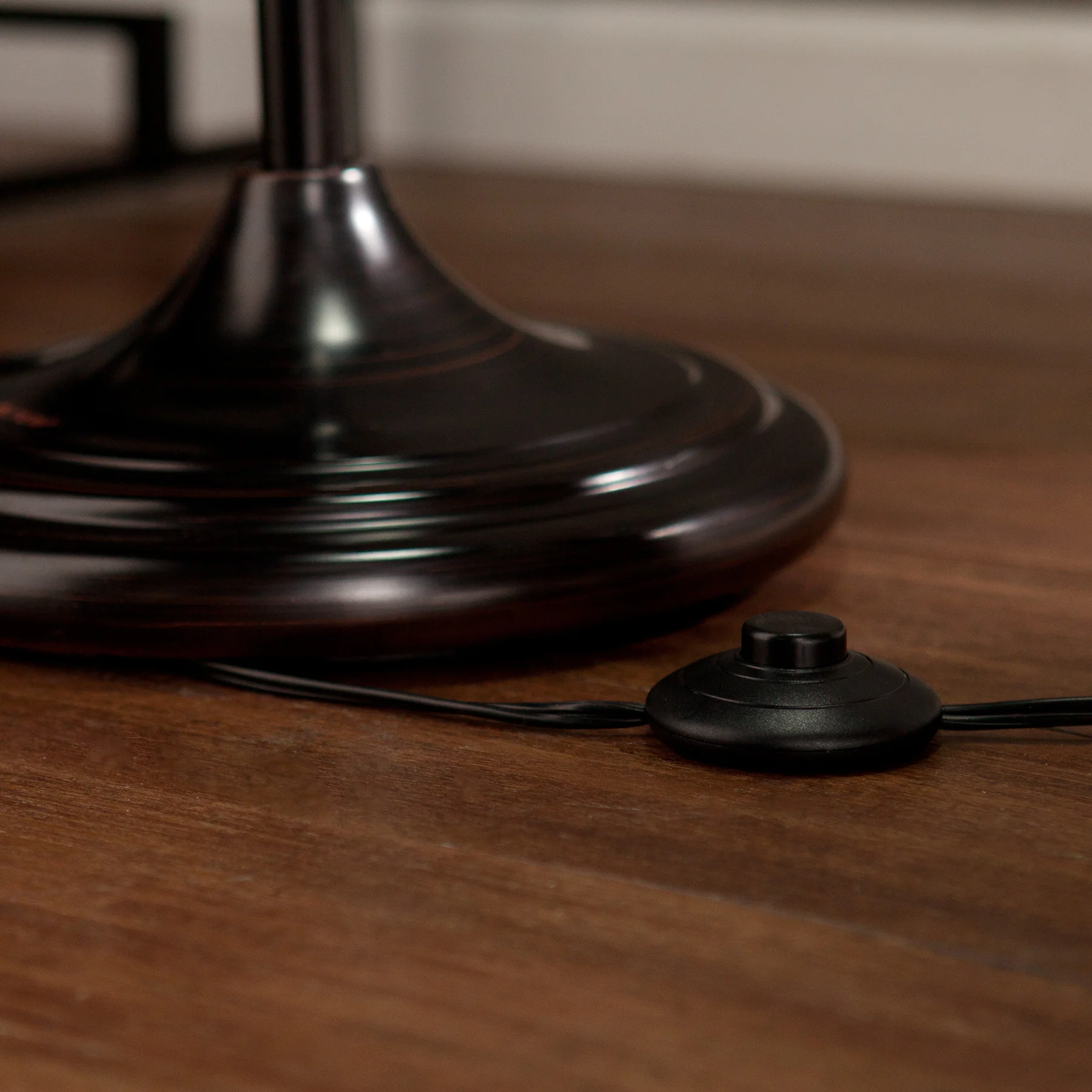 Classic Floor Lamp - Image 3