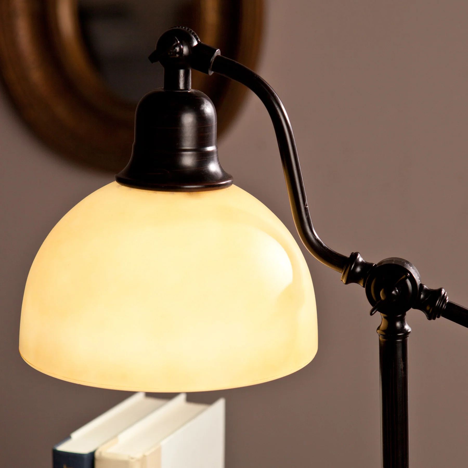 Classic Table Lamp - Image 3