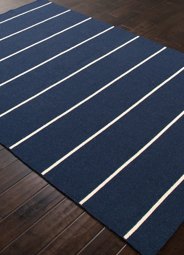 Coastal Shores Cape Cod Medieval Blue/White Ice Area Rug - Image 2