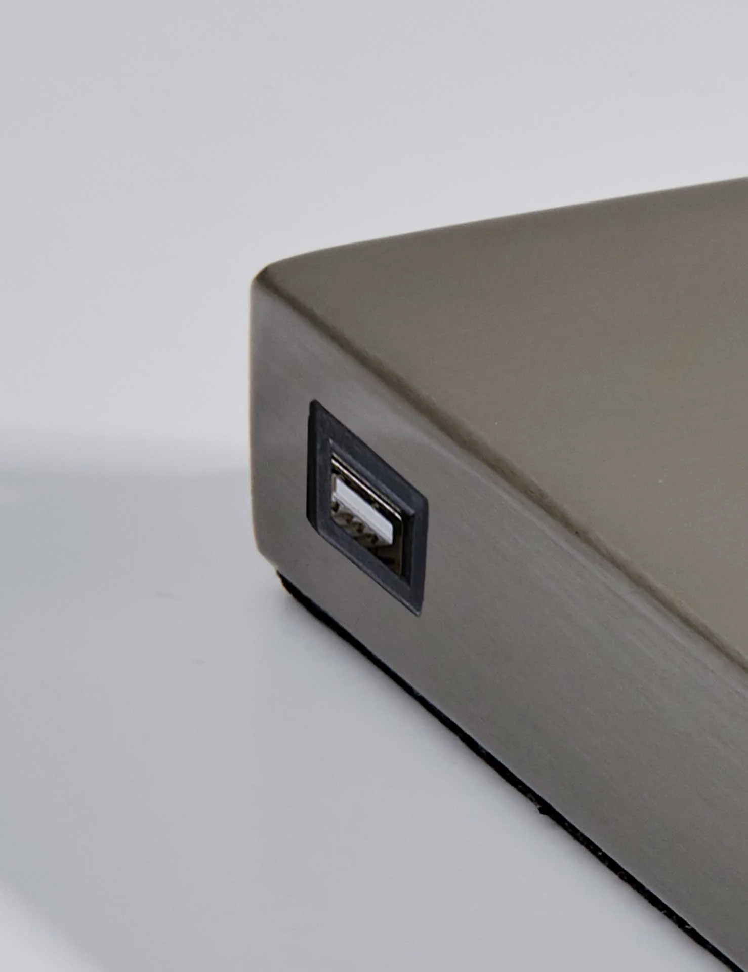Colombes Wireless Charge Desk Lamp Brushed Steel - Image 5