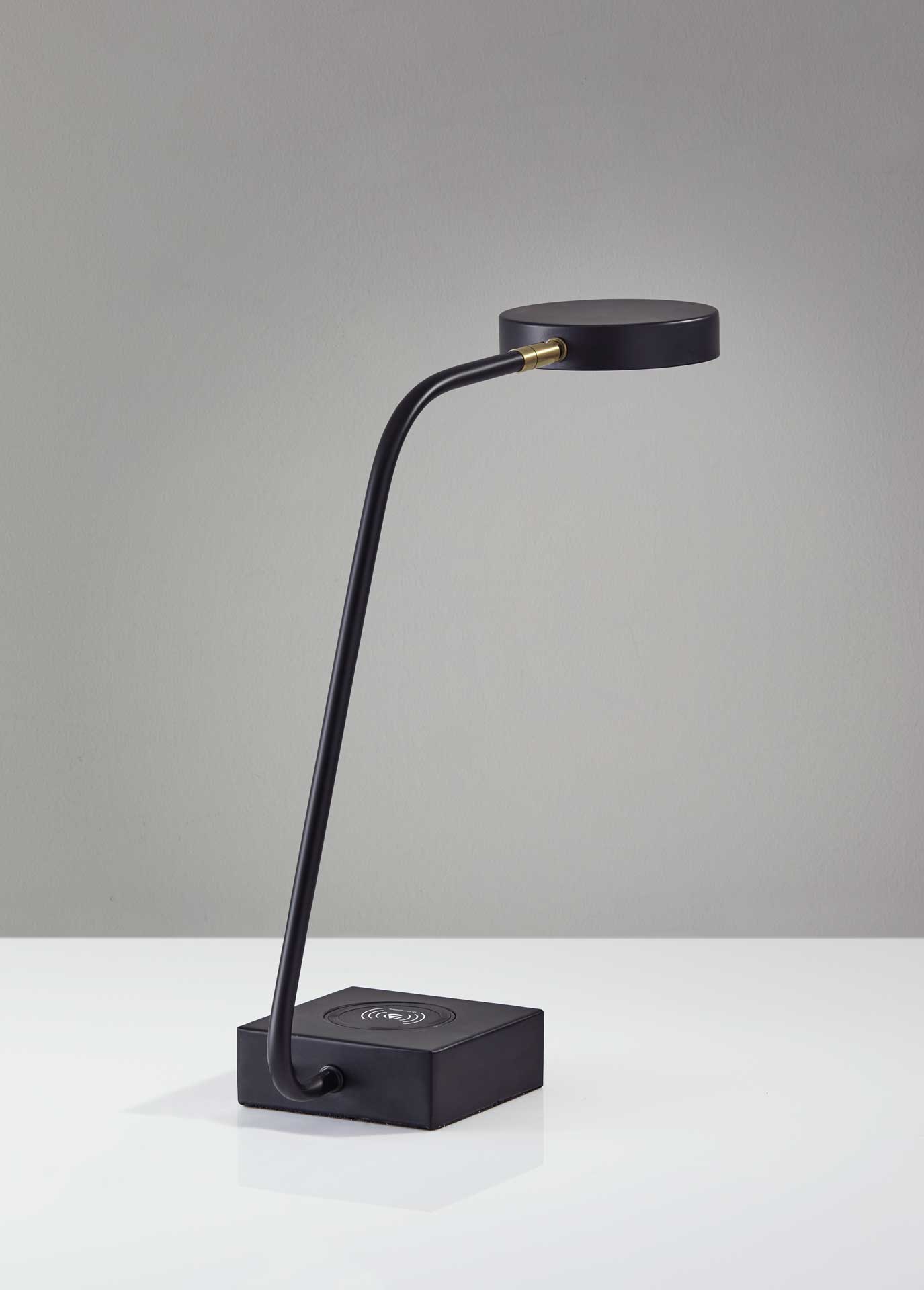 Colomiers Wireless Charge Desk Lamp Black/Brass - Image 7