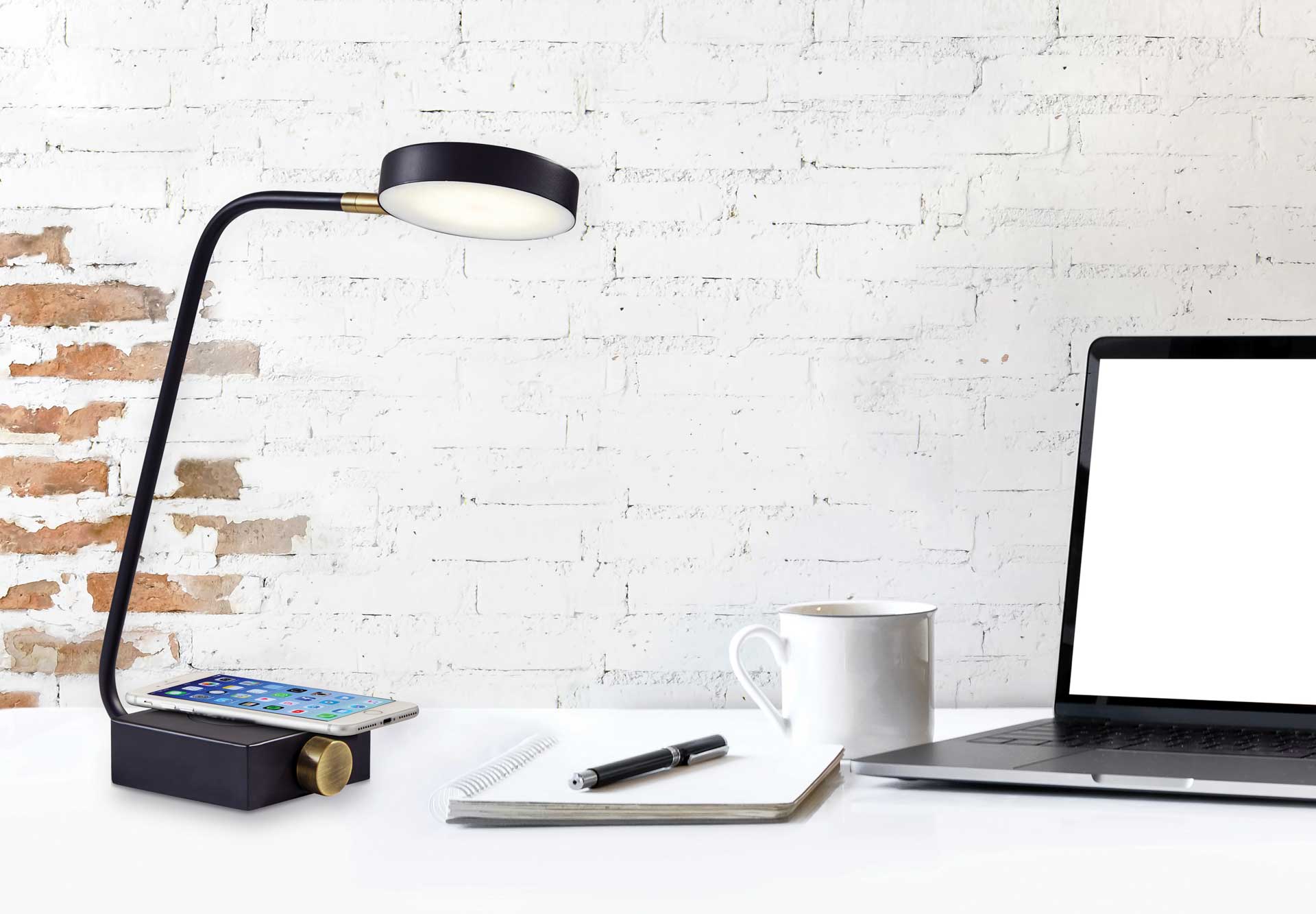 Colomiers Wireless Charge Desk Lamp Black/Brass - Image 9