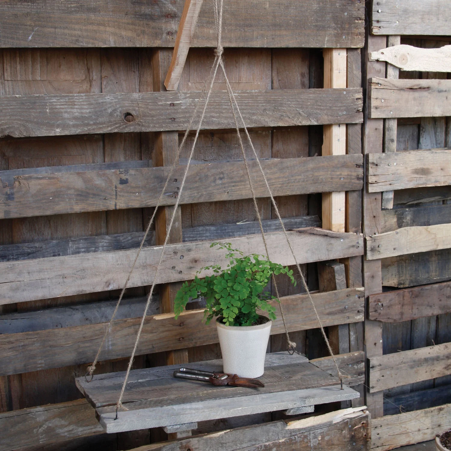 Crate Shelf Suspended - Image 2