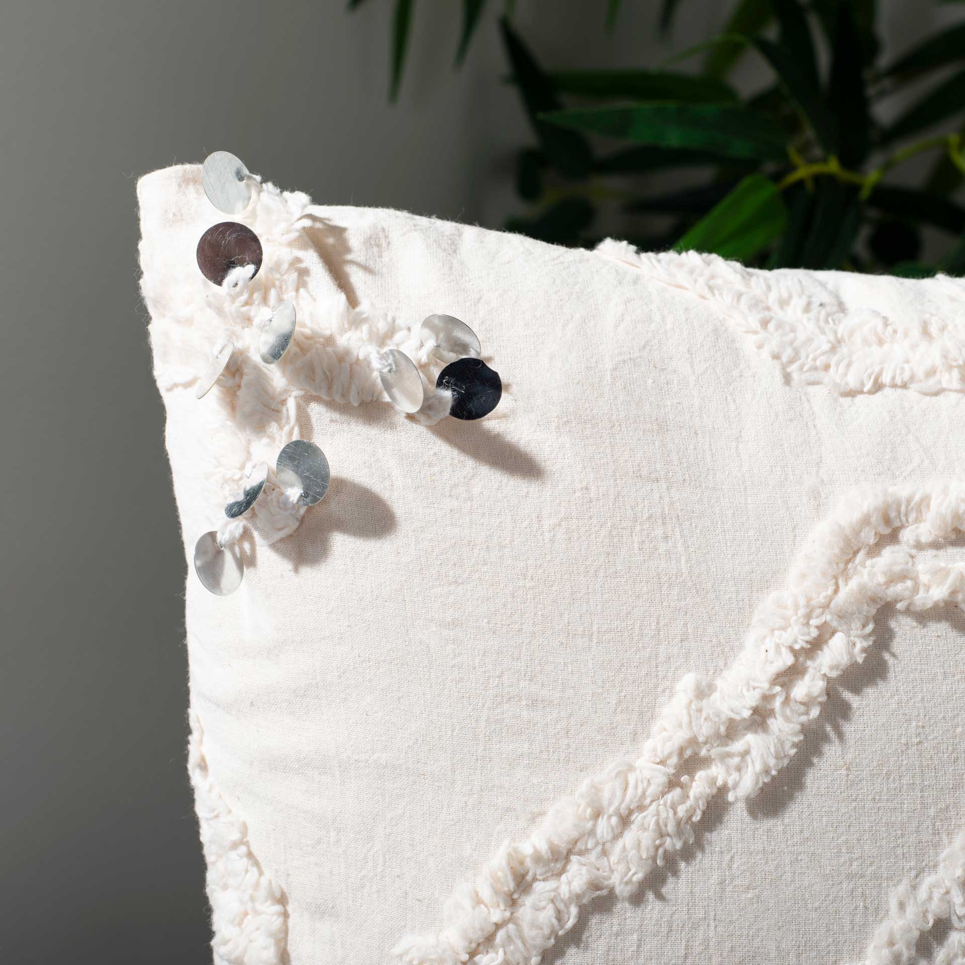Daleyza Pillow White - Image 3