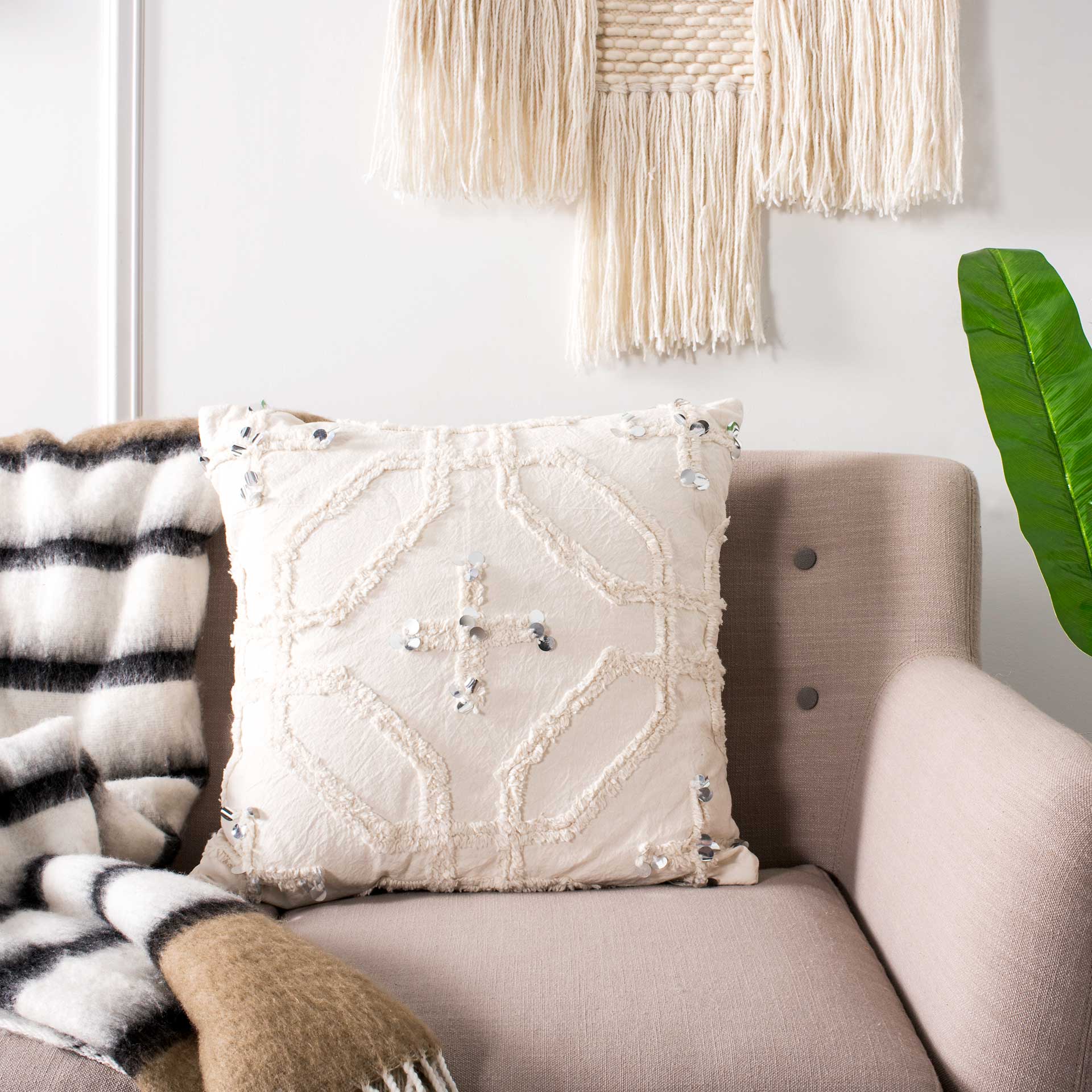 Daleyza Pillow White - Image 4
