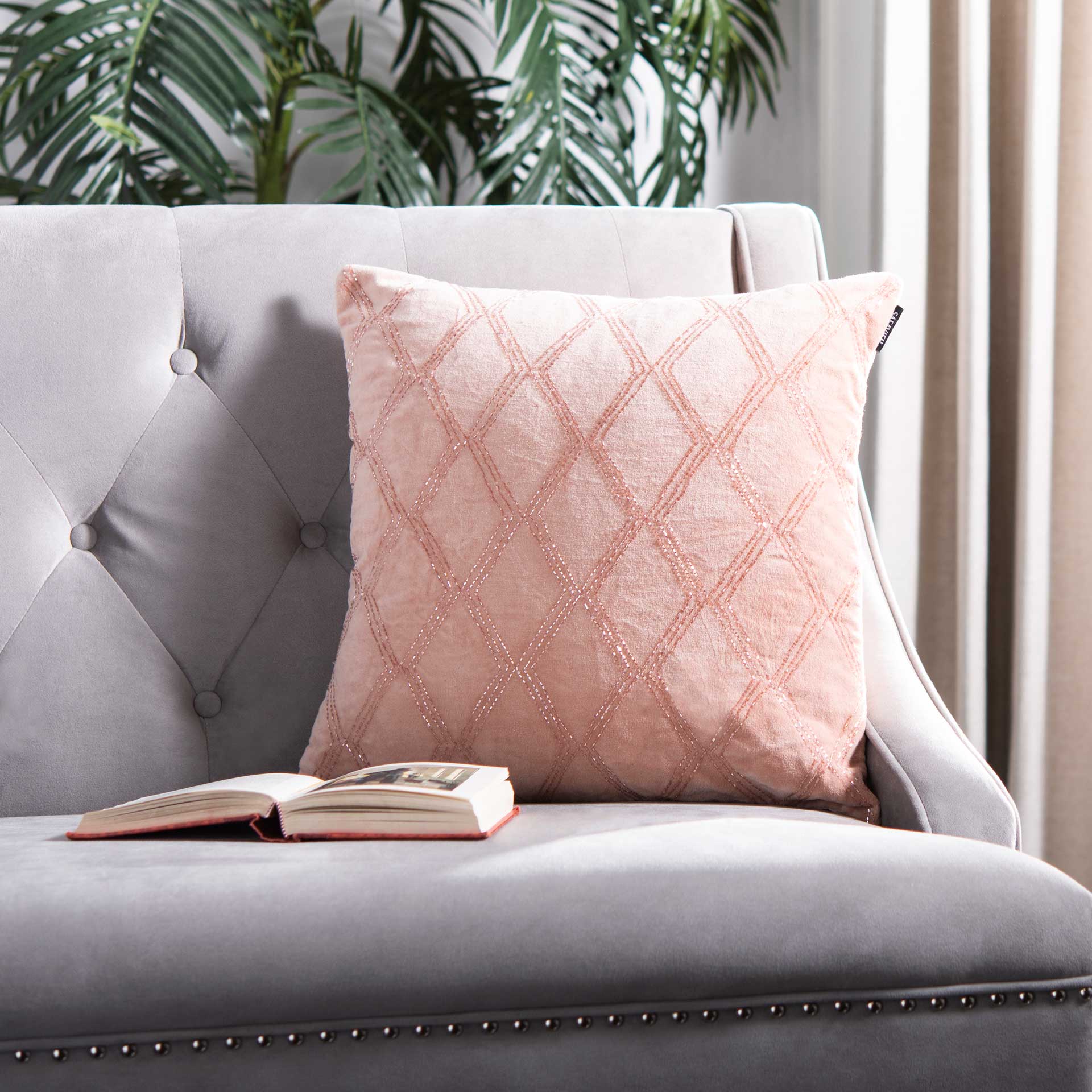 Dixie Diamond Pillow Blush - Image 3