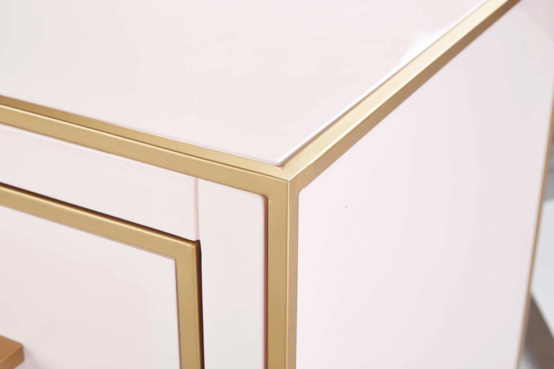 Emirah Lacquer Side Table Pink - Image 8