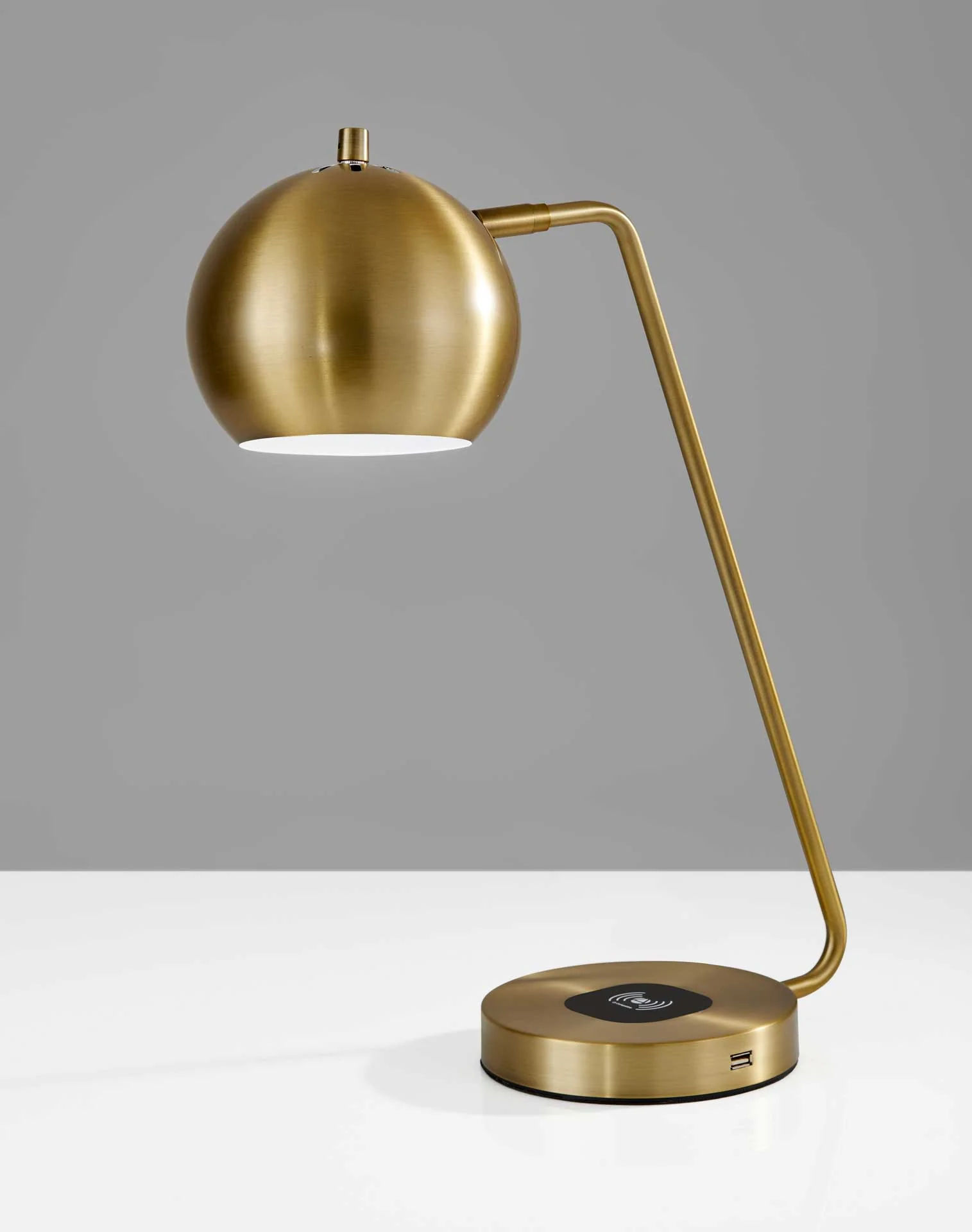 Epernay Wireless Charge Desk Lamp Brass - Image 3