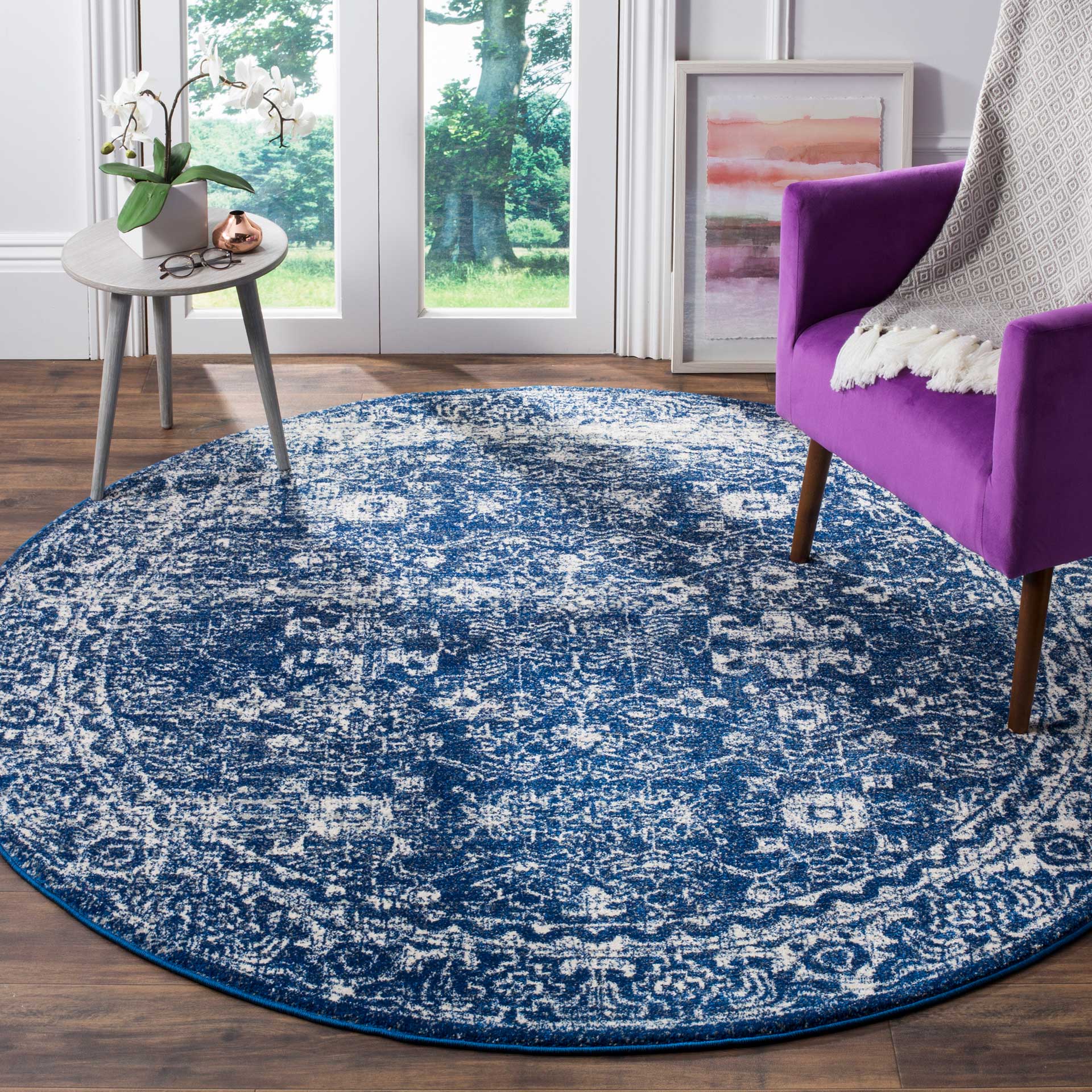 Evoke Vintage Navy/Ivory Round Rug - Image 4