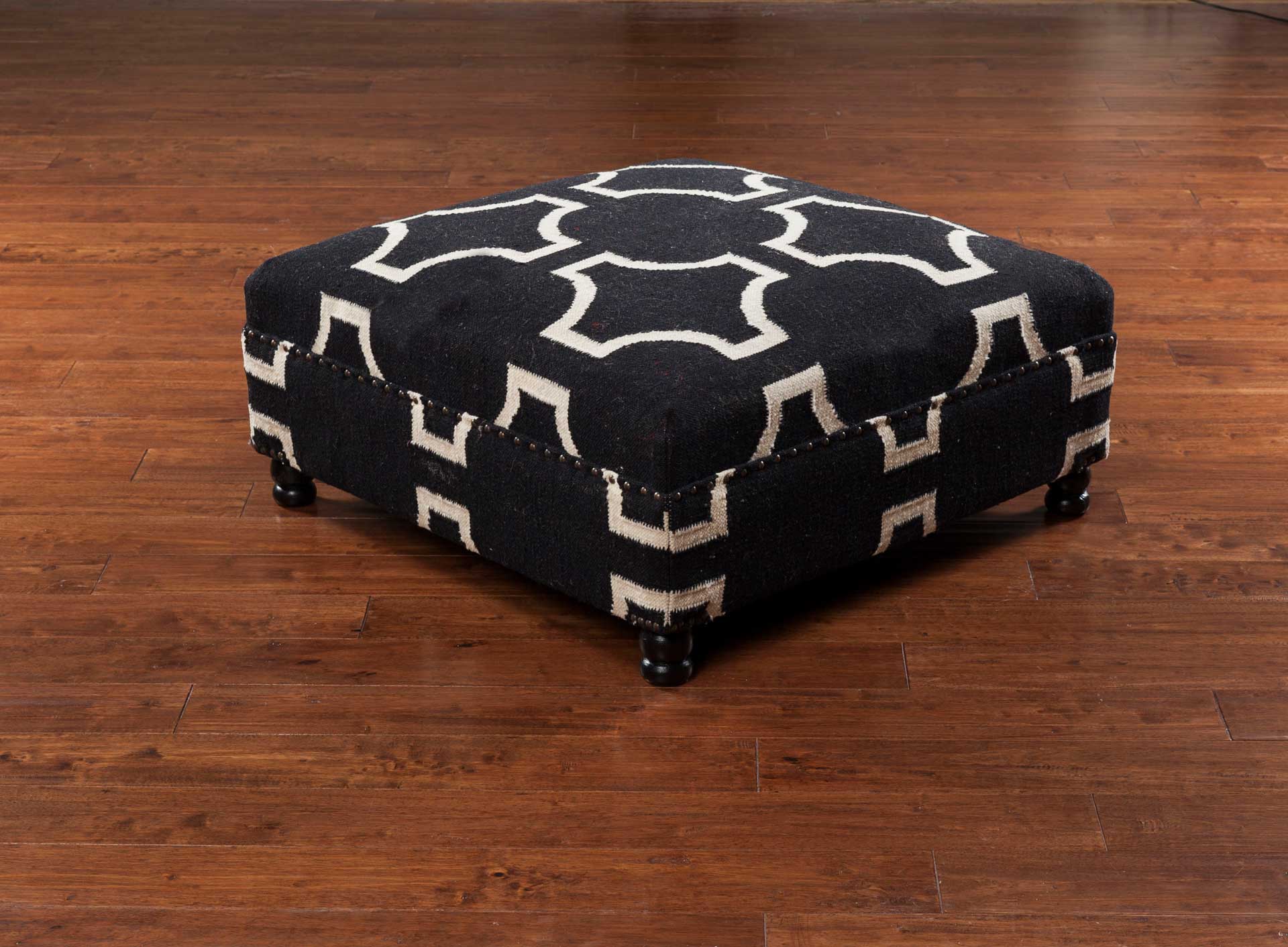 Fabian Ottoman Black/Beige - Image 3