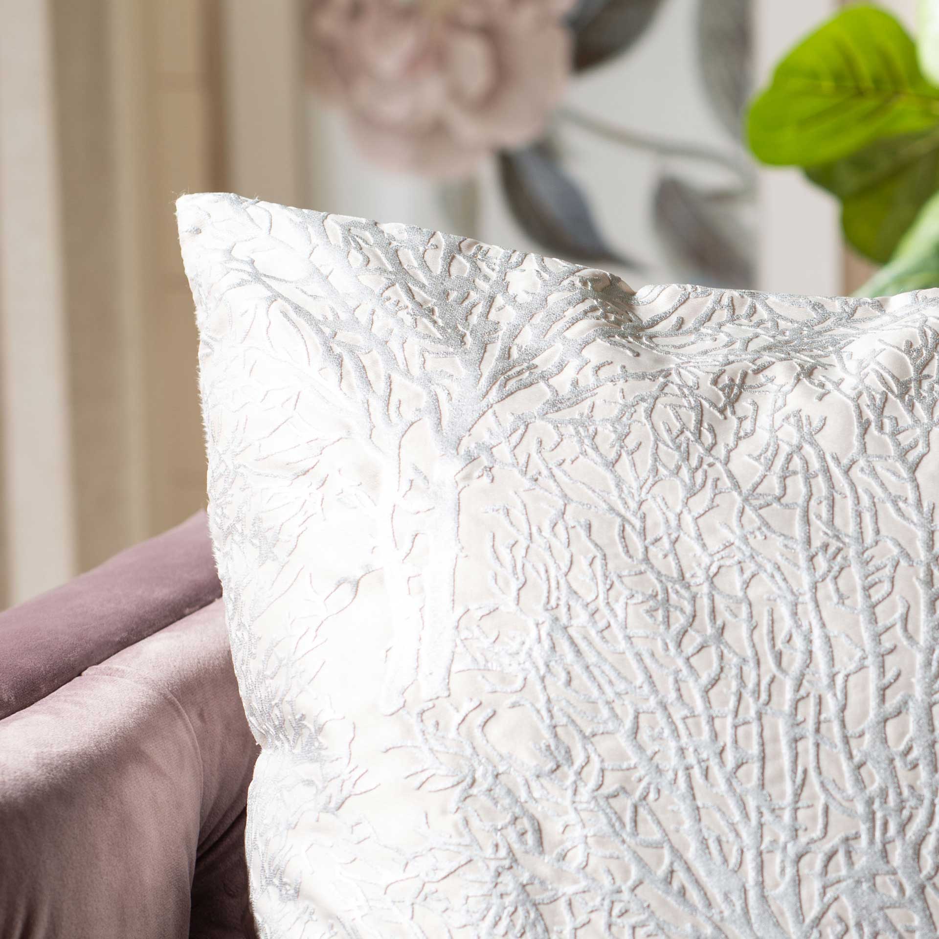 Gale Pillow White/Silver - Image 3
