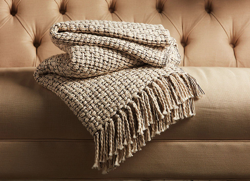 Hamlin Ham-05 Whisper White/Raven Throw - Image 2