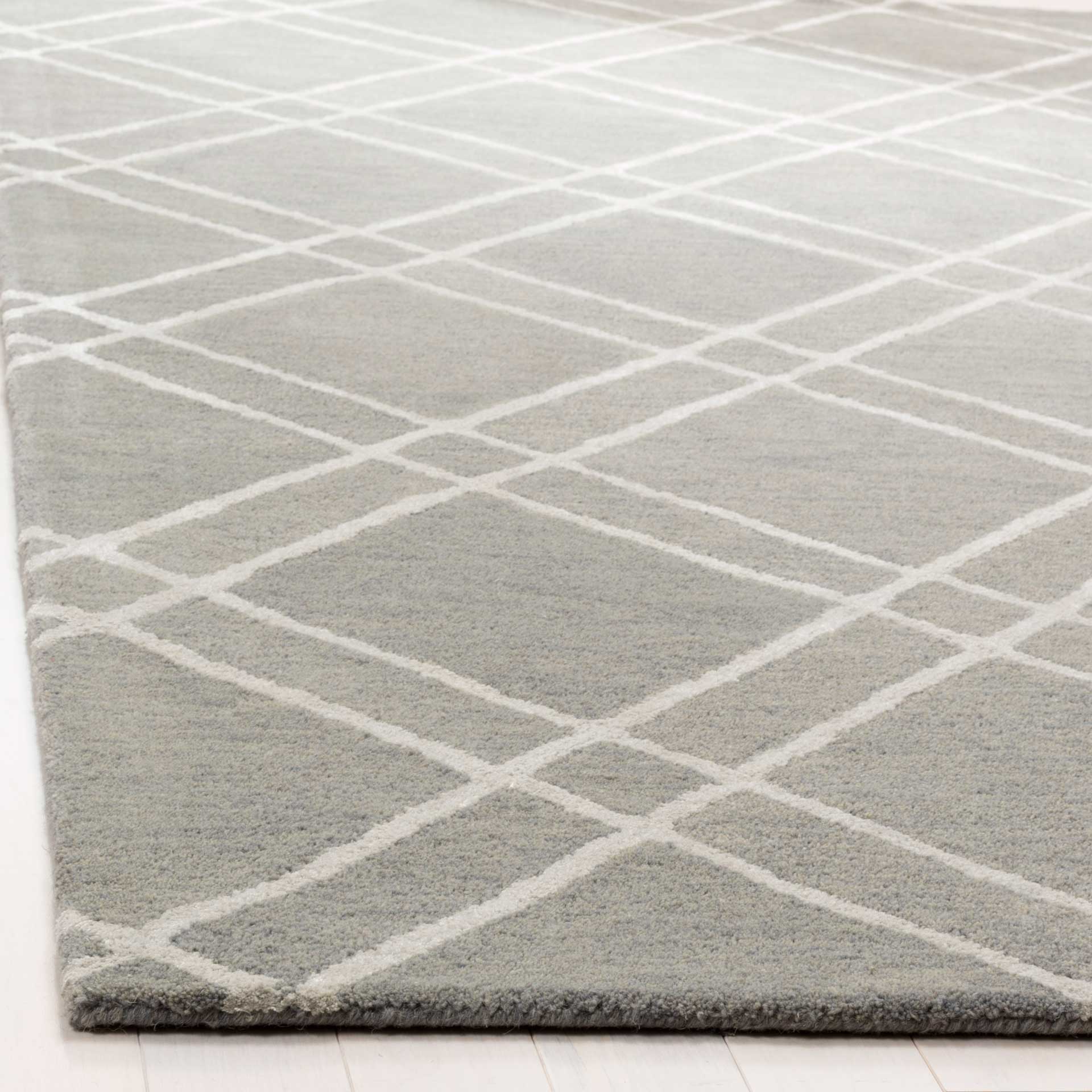 Himalaya Gray/Silver Area Rug - Image 3