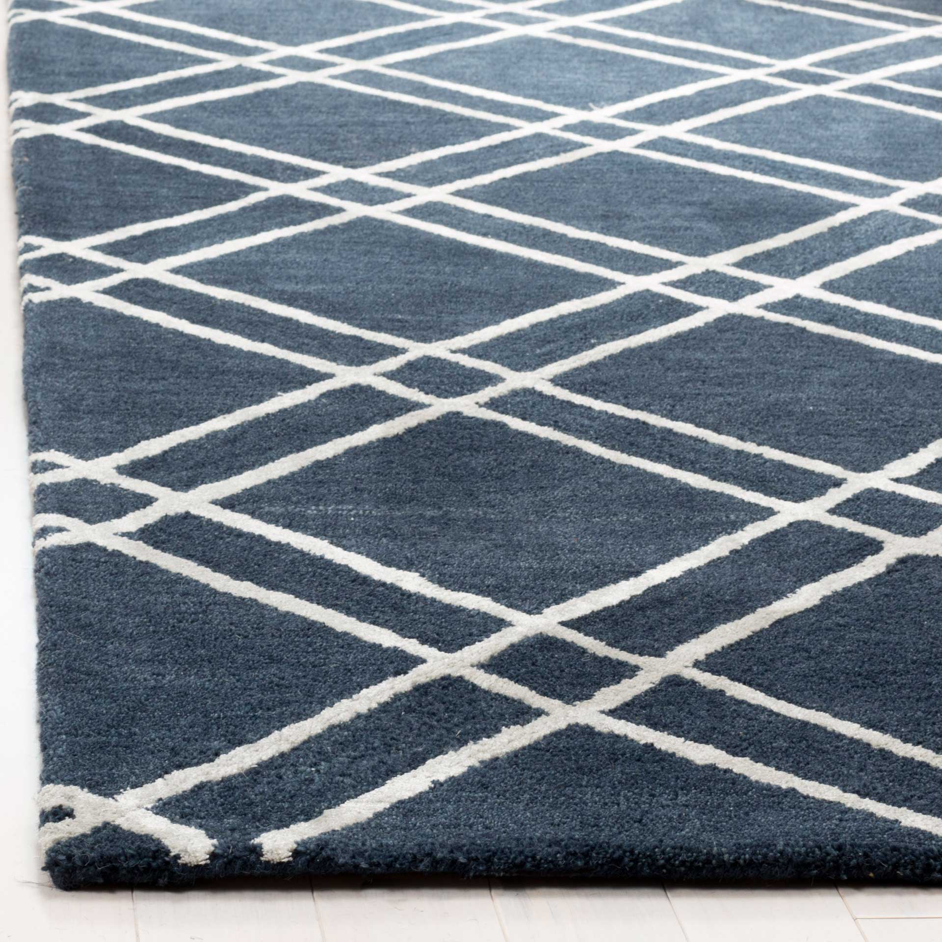 Himalaya Navy/Silver Area Rug - Image 3