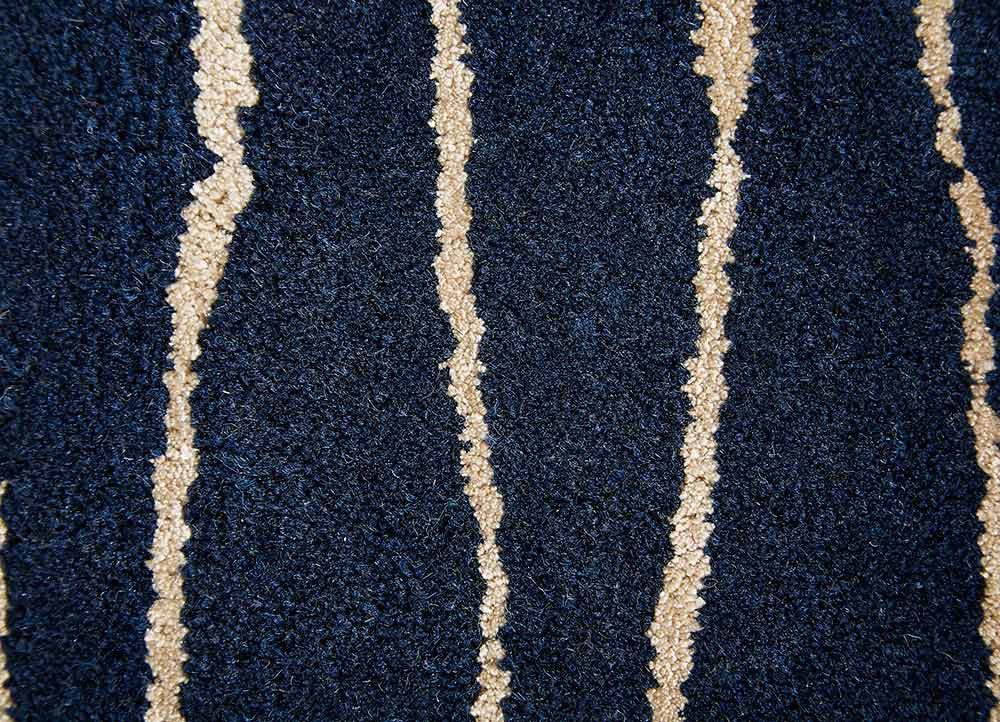 Hollis Beau Blue/White Area Rug - Image 4