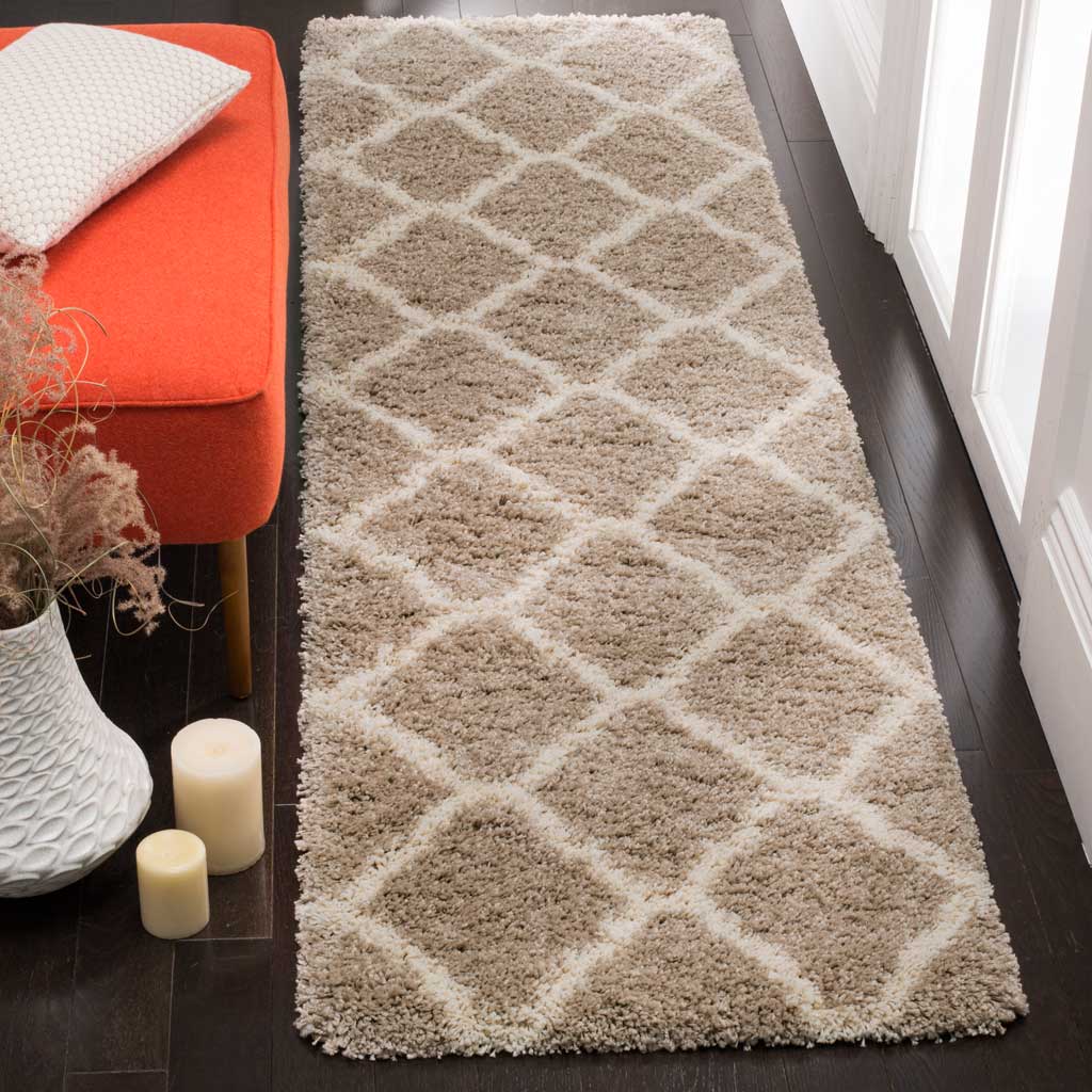 Hudson Shag Quatrefoil Beige/Ivory Runner Rug - Image 2