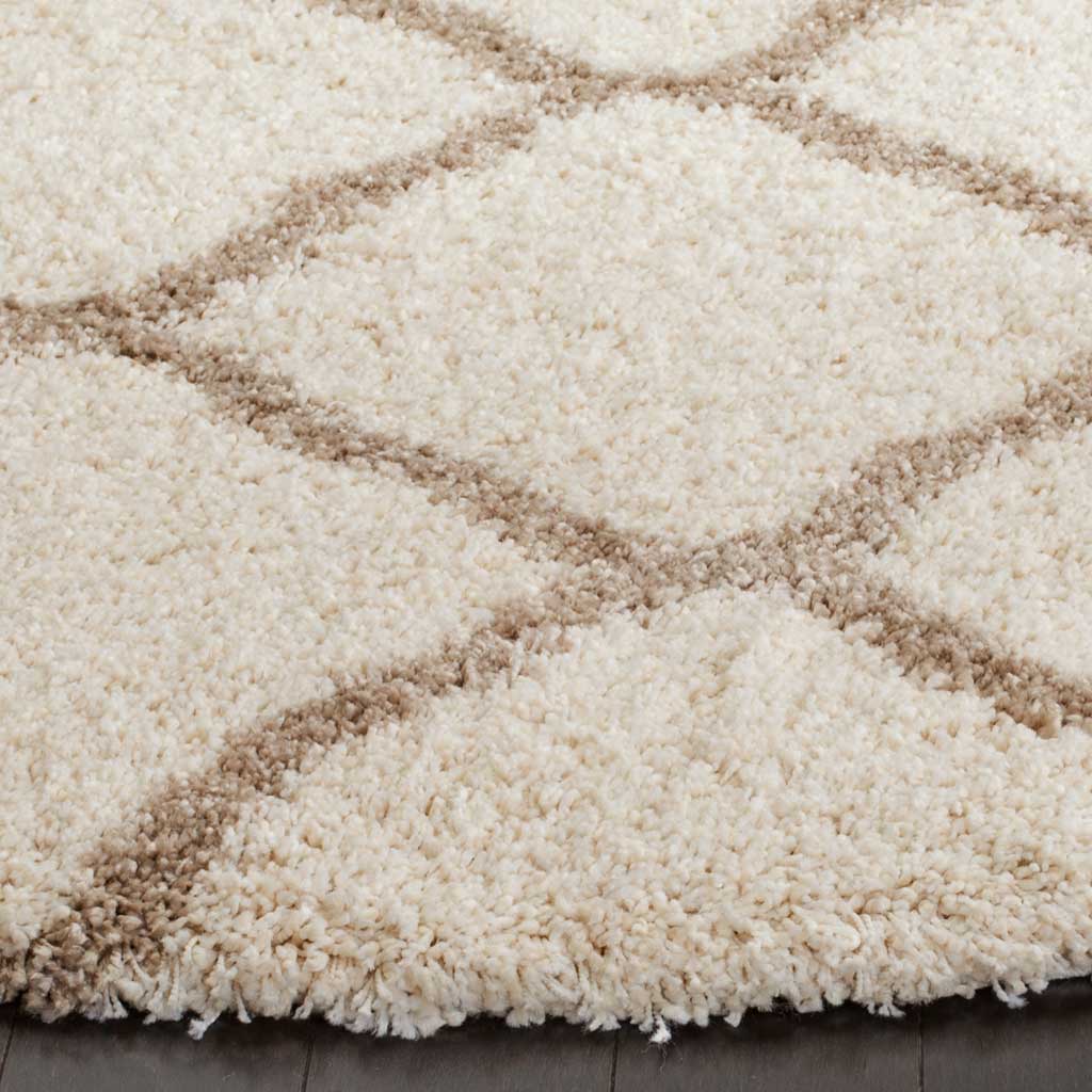 Hudson Shag Quatrefoil Ivory/Beige Round Rug - Image 2