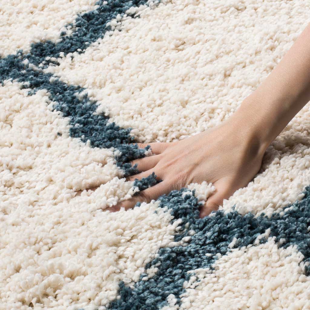 Hudson Shag Quatrefoil Ivory/Slate Blue Area Rug - Image 6