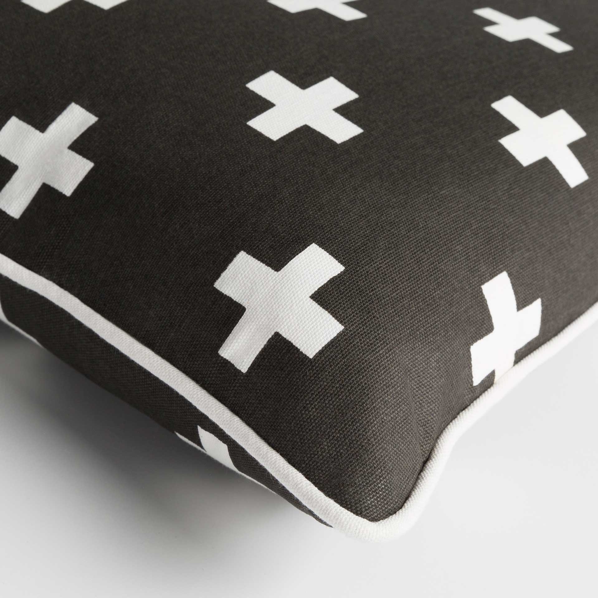 Iliana Pillow White/Black - Image 3