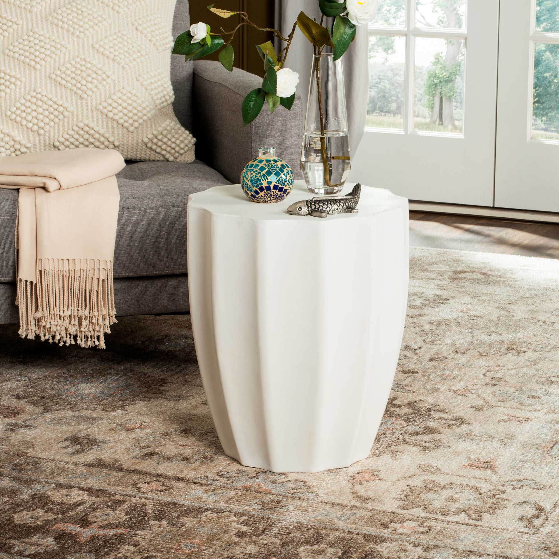 Jadis Modern Concrete Round Accent Table Ivory - Image 4