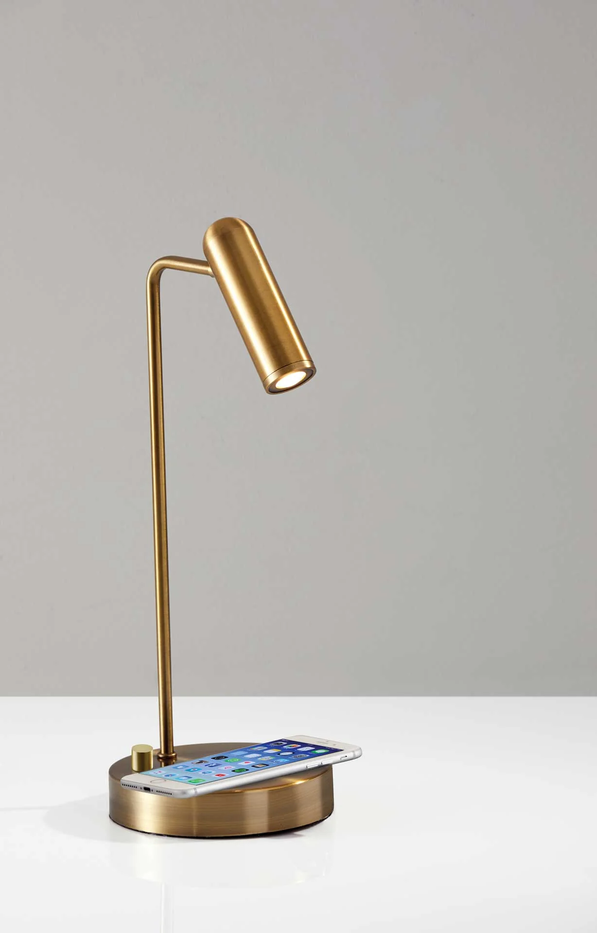 Kane Wireless Charge Desk Lamp Brass - Image 6