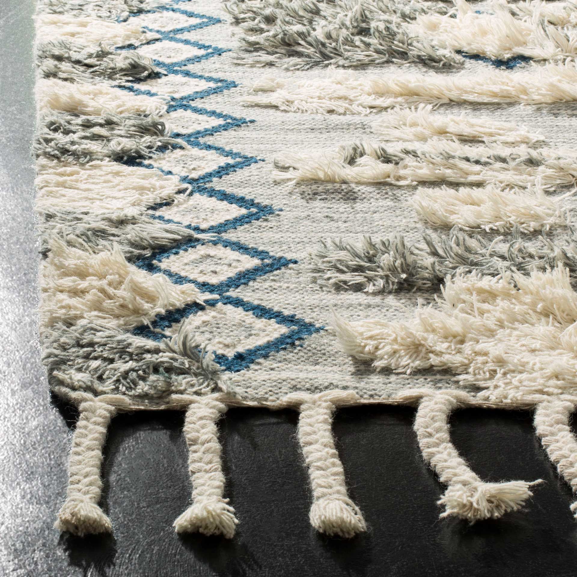 Kenya Bohemian Gray/Ivory Area Rug - Image 3