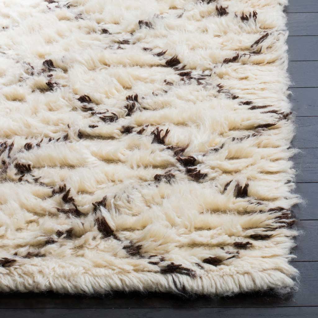 Kenya Diamond Ivory/Dark Brown Area Rug - Image 4