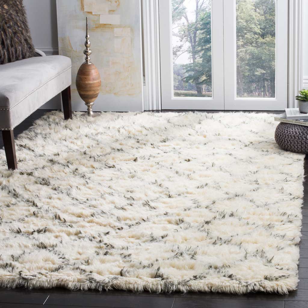 Kenya Diamond Ivory/Gray Area Rug - Image 6