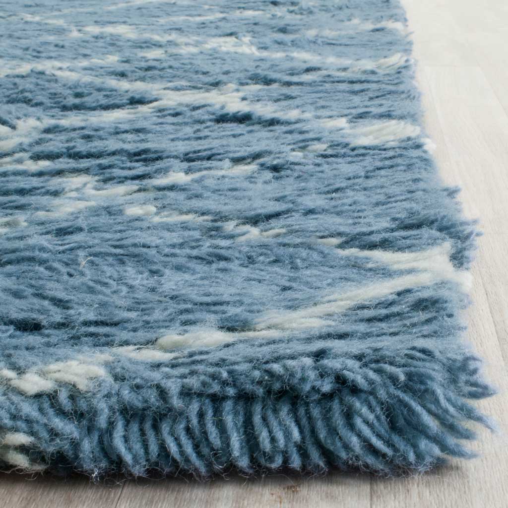 Kenya Diamond Light Blue/Ivory Area Rug - Image 3