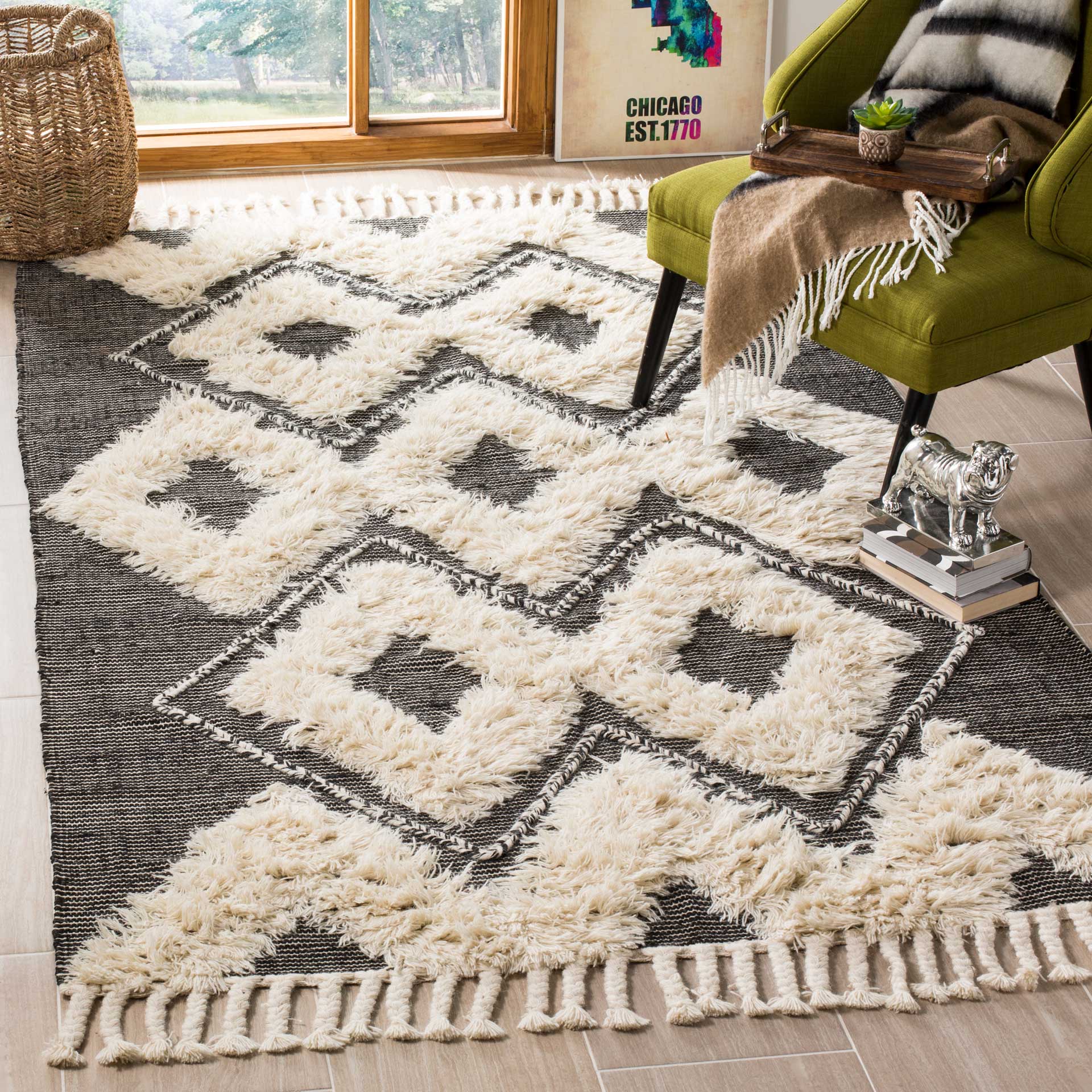 Kenya Southwestern Black/Ivory Area Rug - Image 4