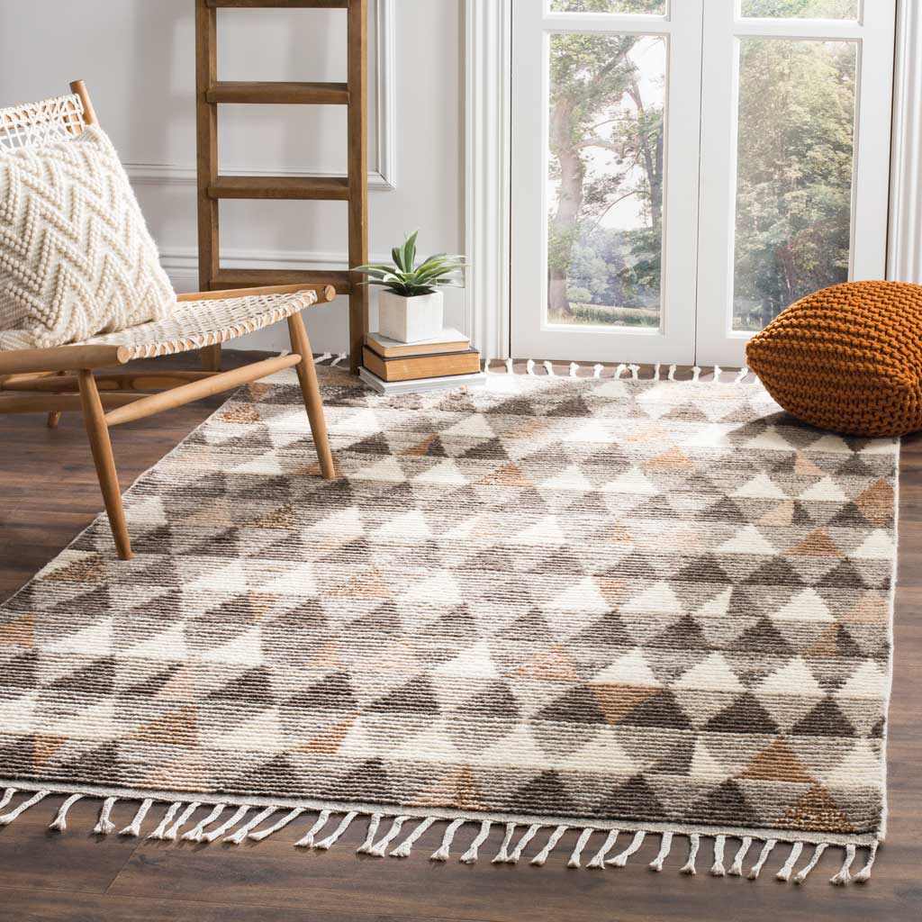 Kenya Triangle Ivory/Multi Area Rug - Image 4