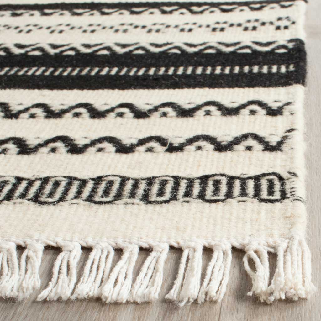 Kilim Ivory/Black Area Rug - Image 4