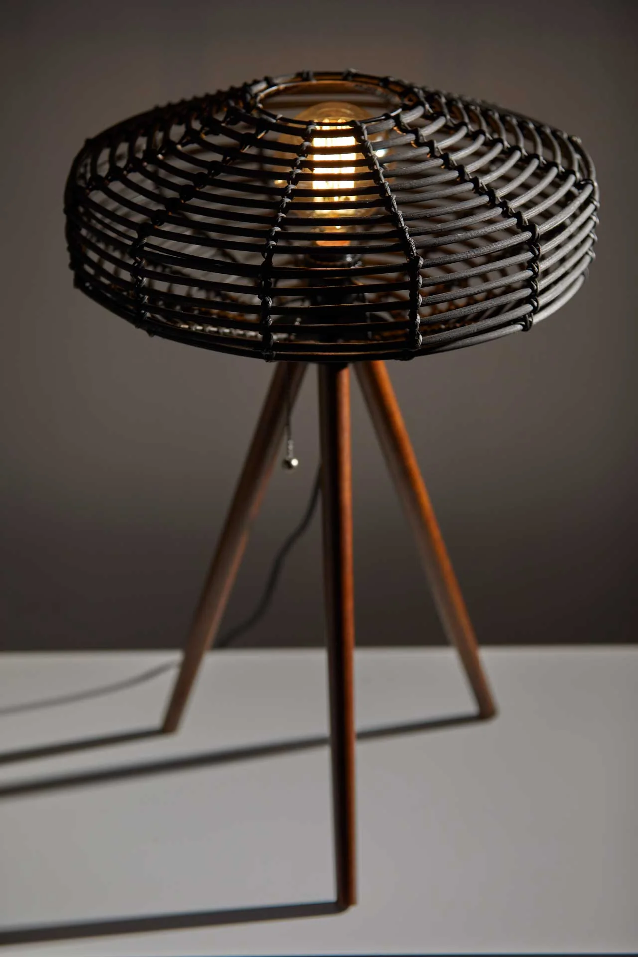 Kinston Table Lamp Black/Walnut - Image 4