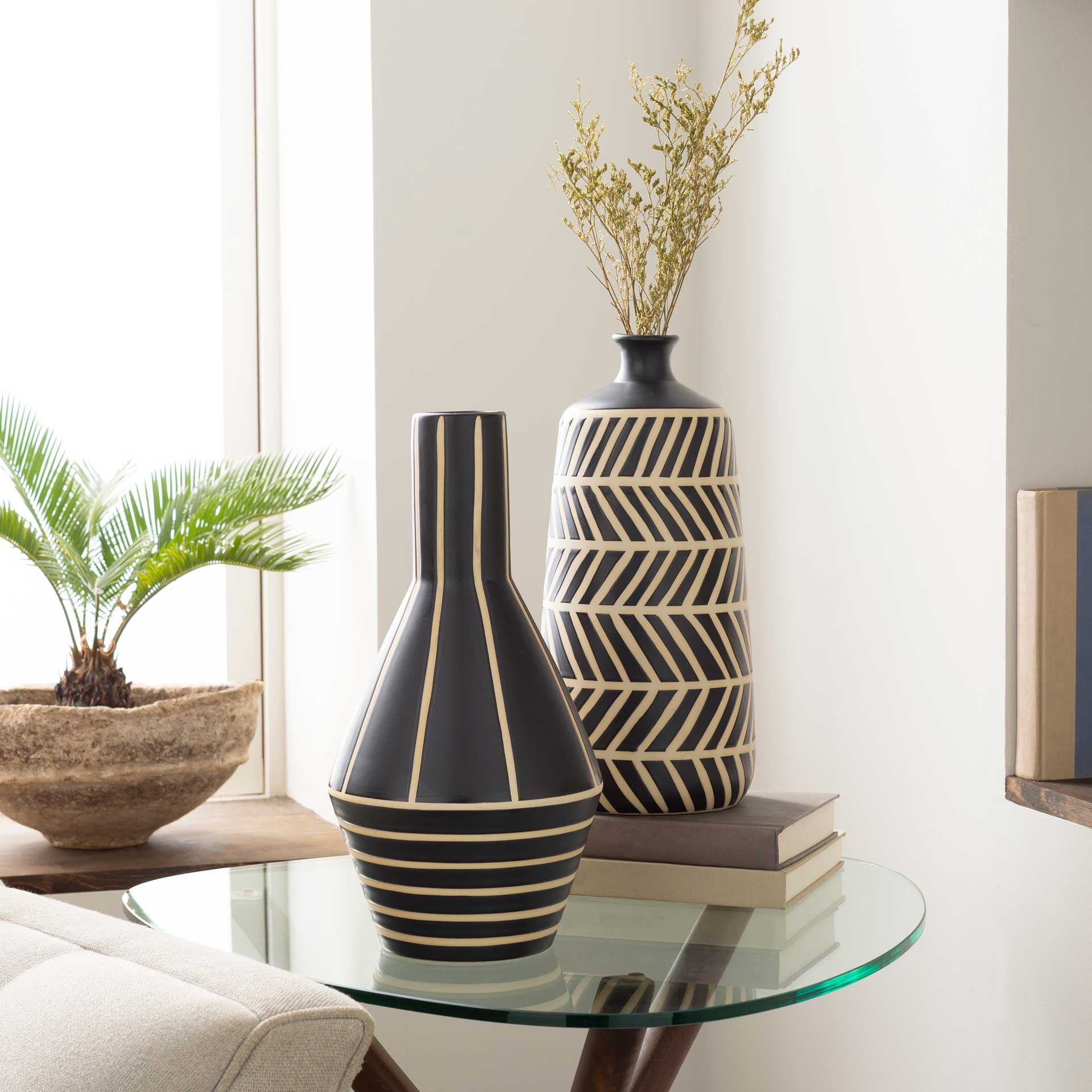 Kira Vase Black - Image 2