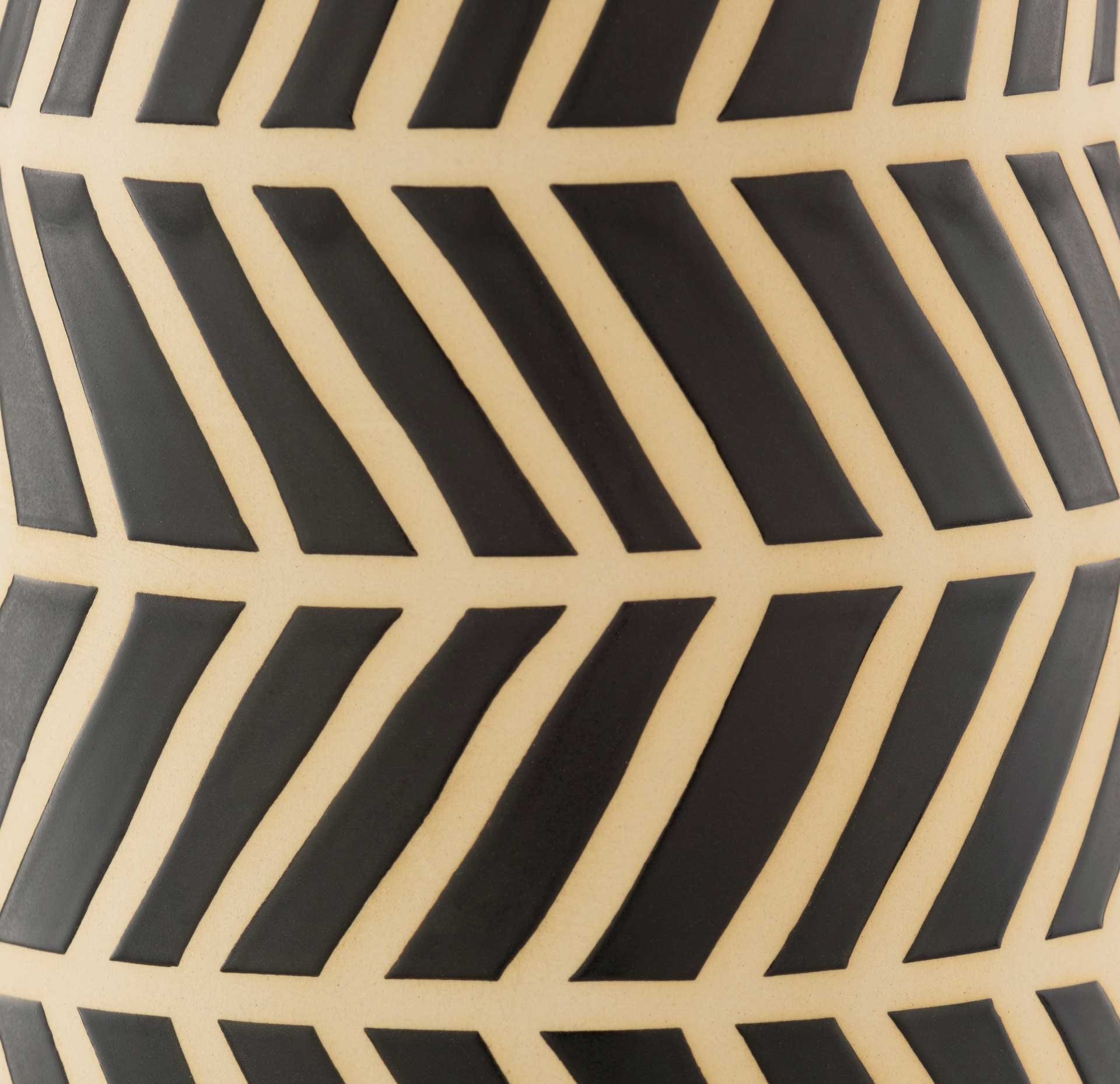 Kira Vase Cream/Black - Image 2