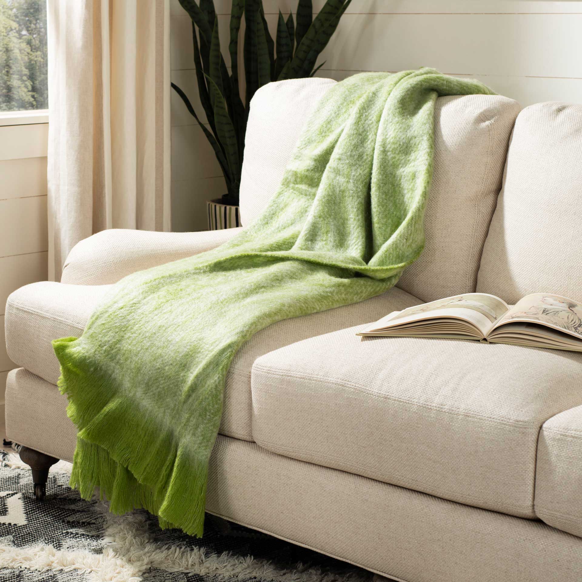 London Throw Green - Image 4