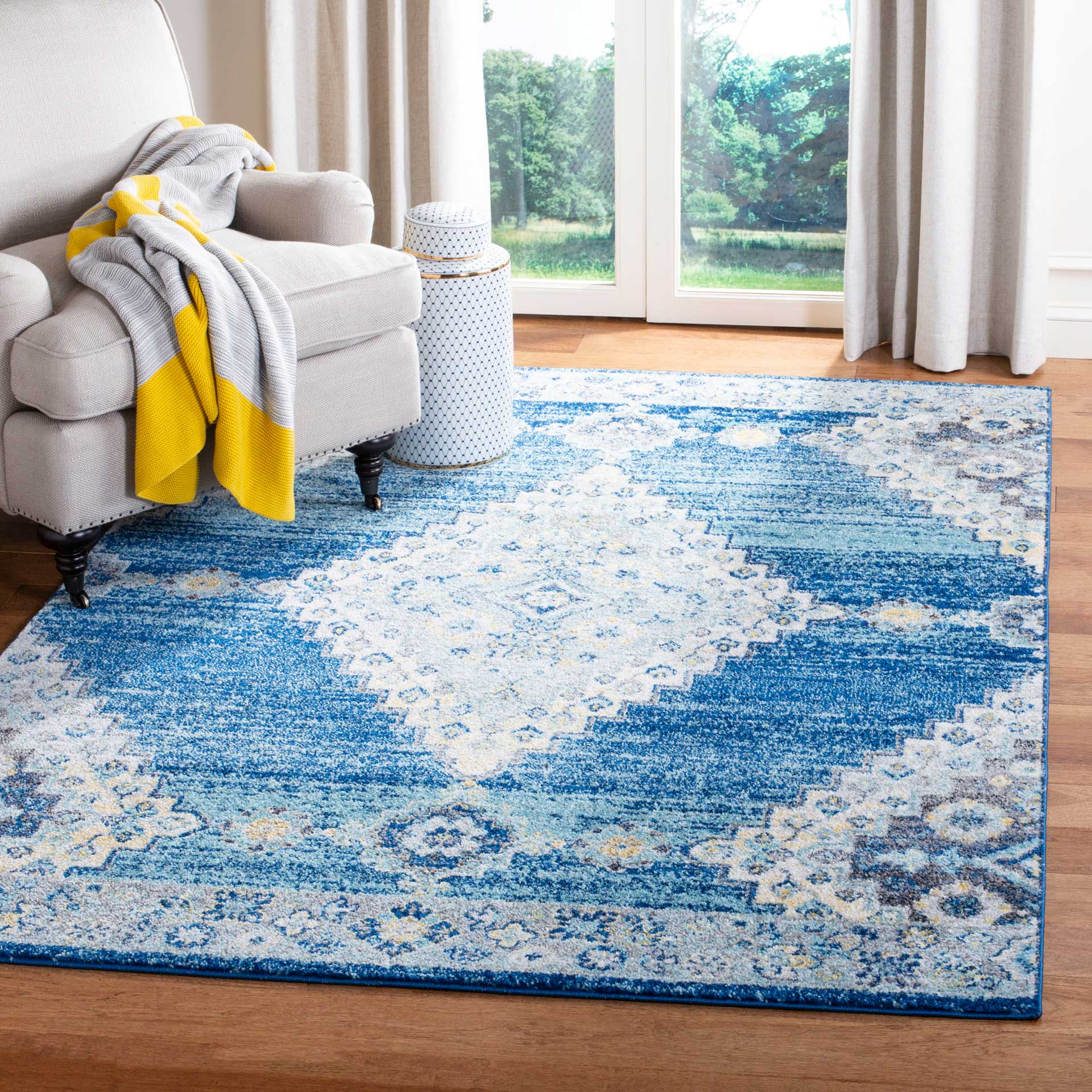 Madison Vintage Navy/Creme Area Rug - Image 3
